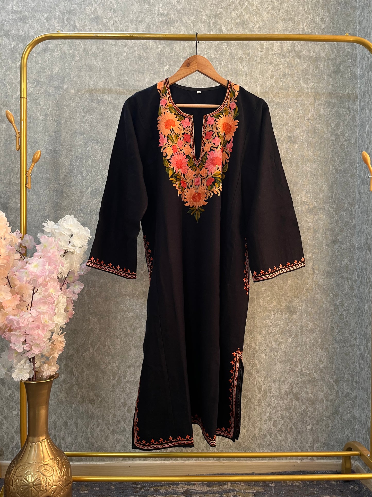 Black Aari Embroidered Wool Pheran