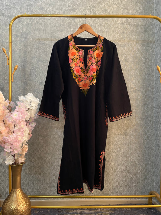 Black Aari Embroidered Wool Pheran