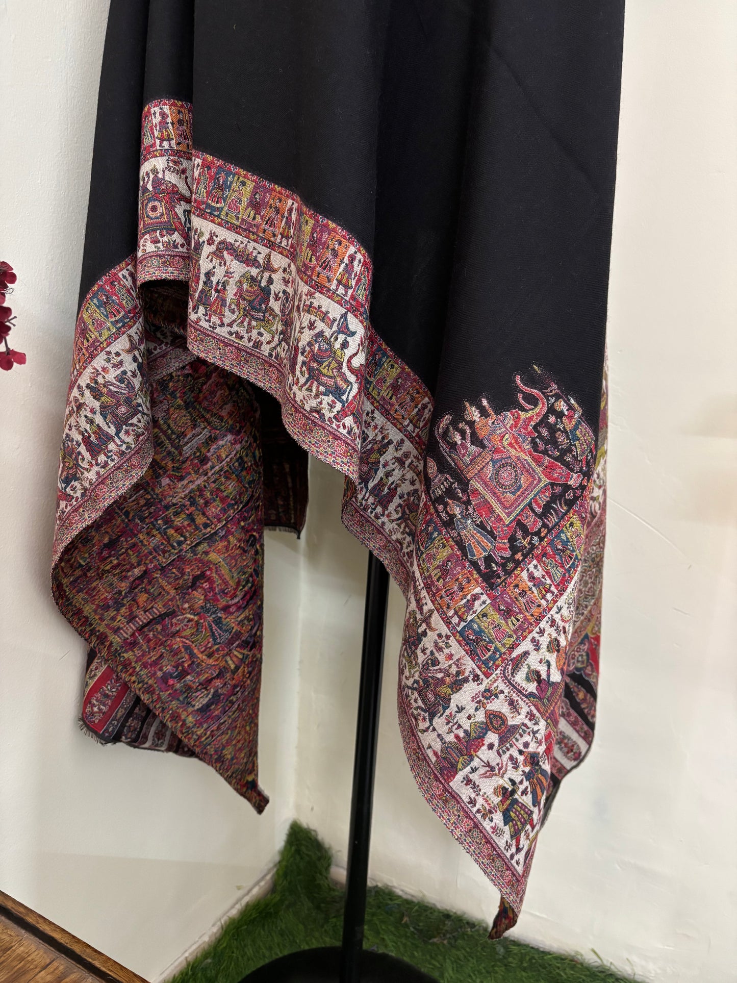 Kani Fine Semi Pashmina stole