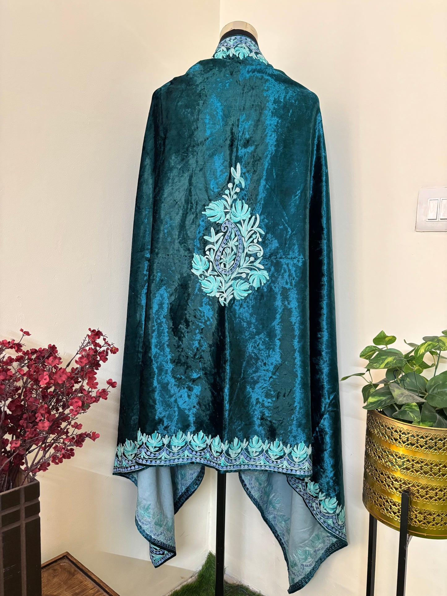 Green Aari Embroidered Makhmal Cape