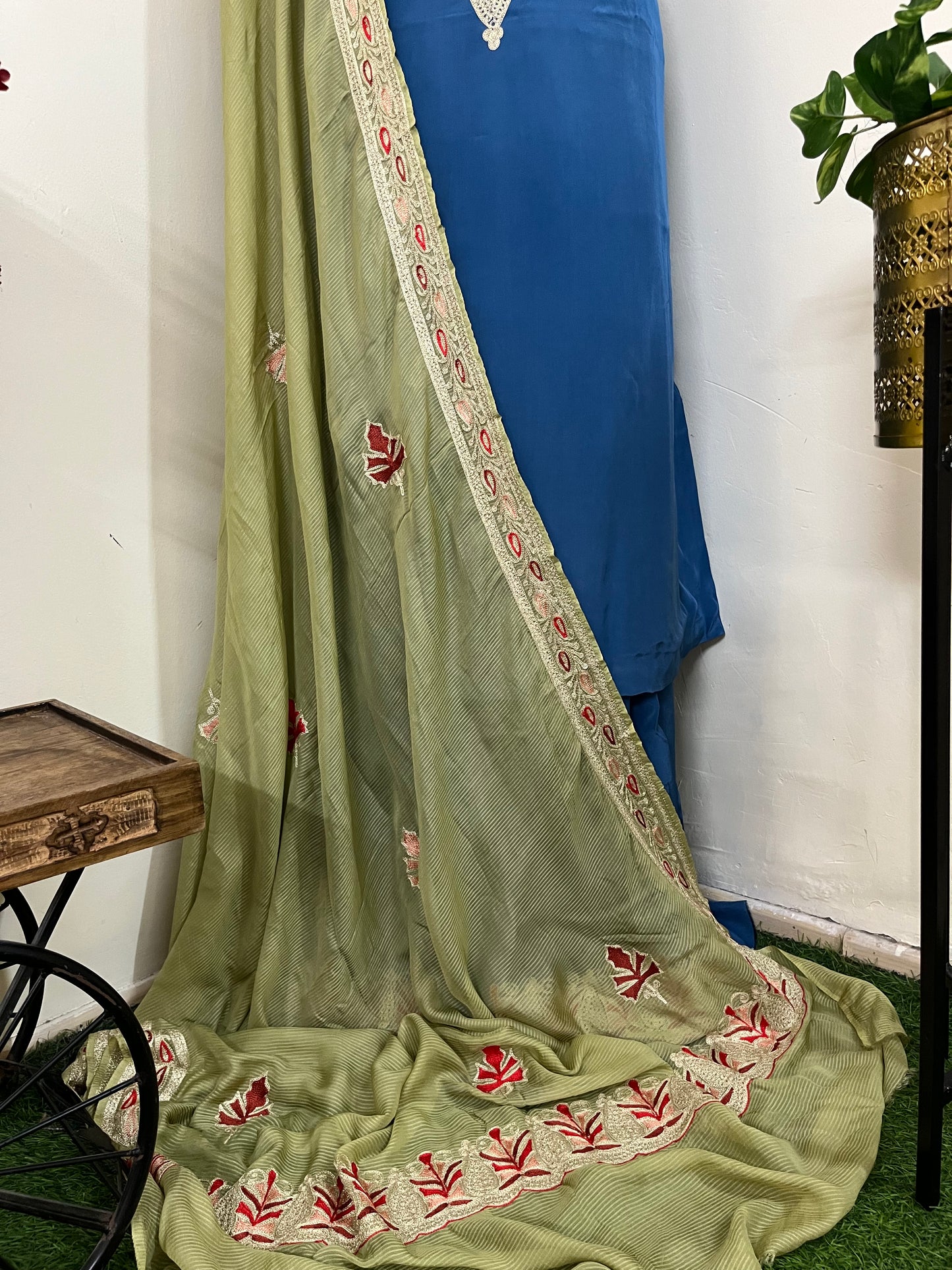 Kalaa’ Electric Blue Crape Kashmiri Suit