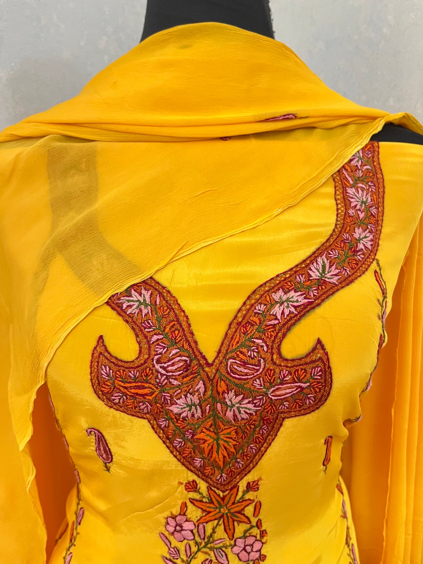 Yellow Kalaa’ Crape Sozni Kashmiri Suit