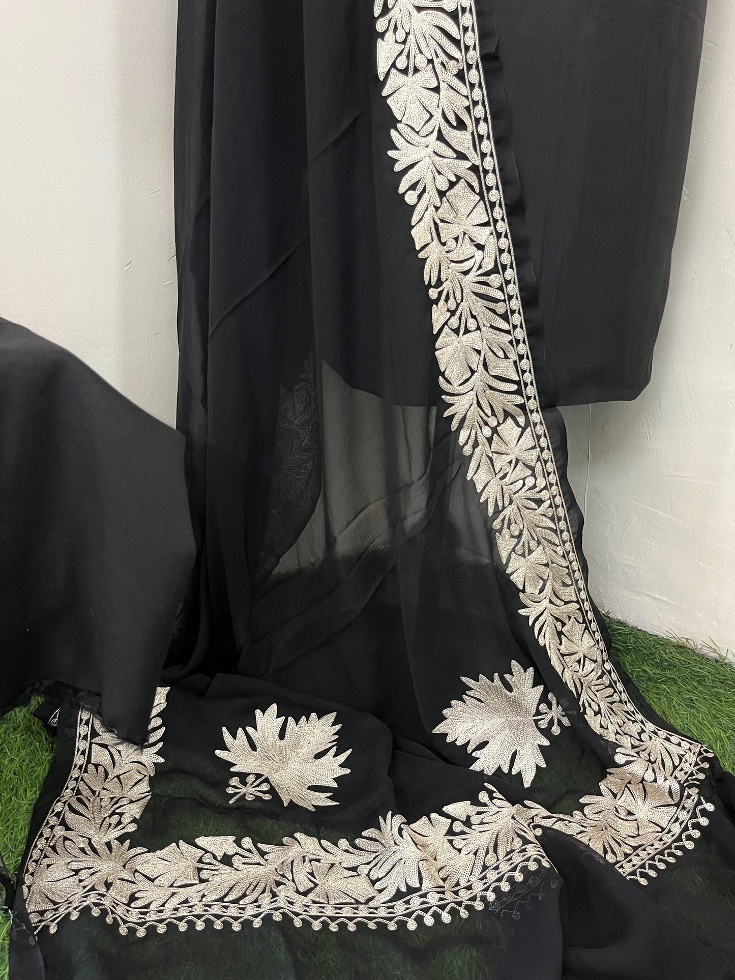 Sanam’ Tilla Kashmiri Silk Suit