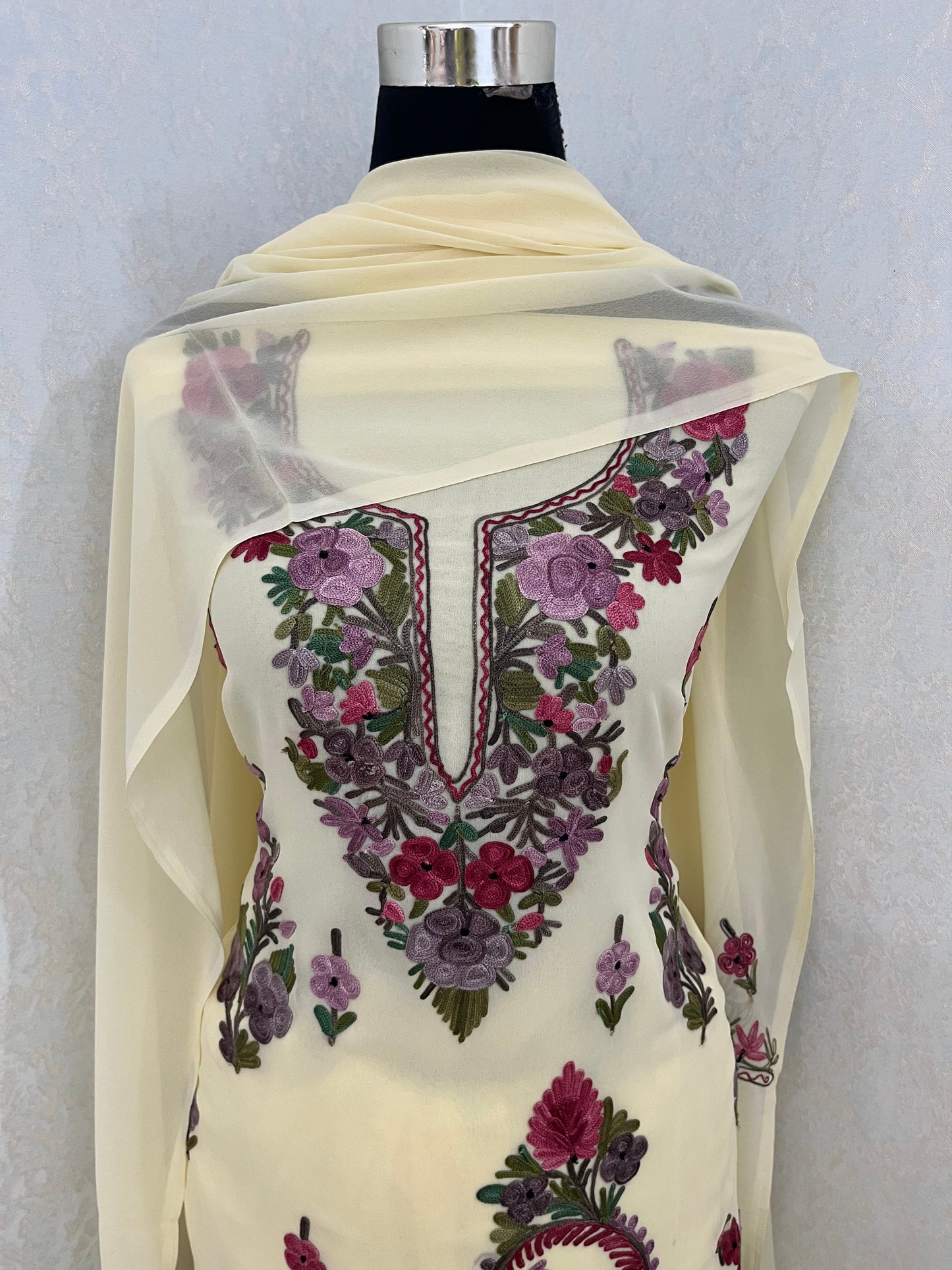 Cream Georgette 3 Pc Kashmiri Suit