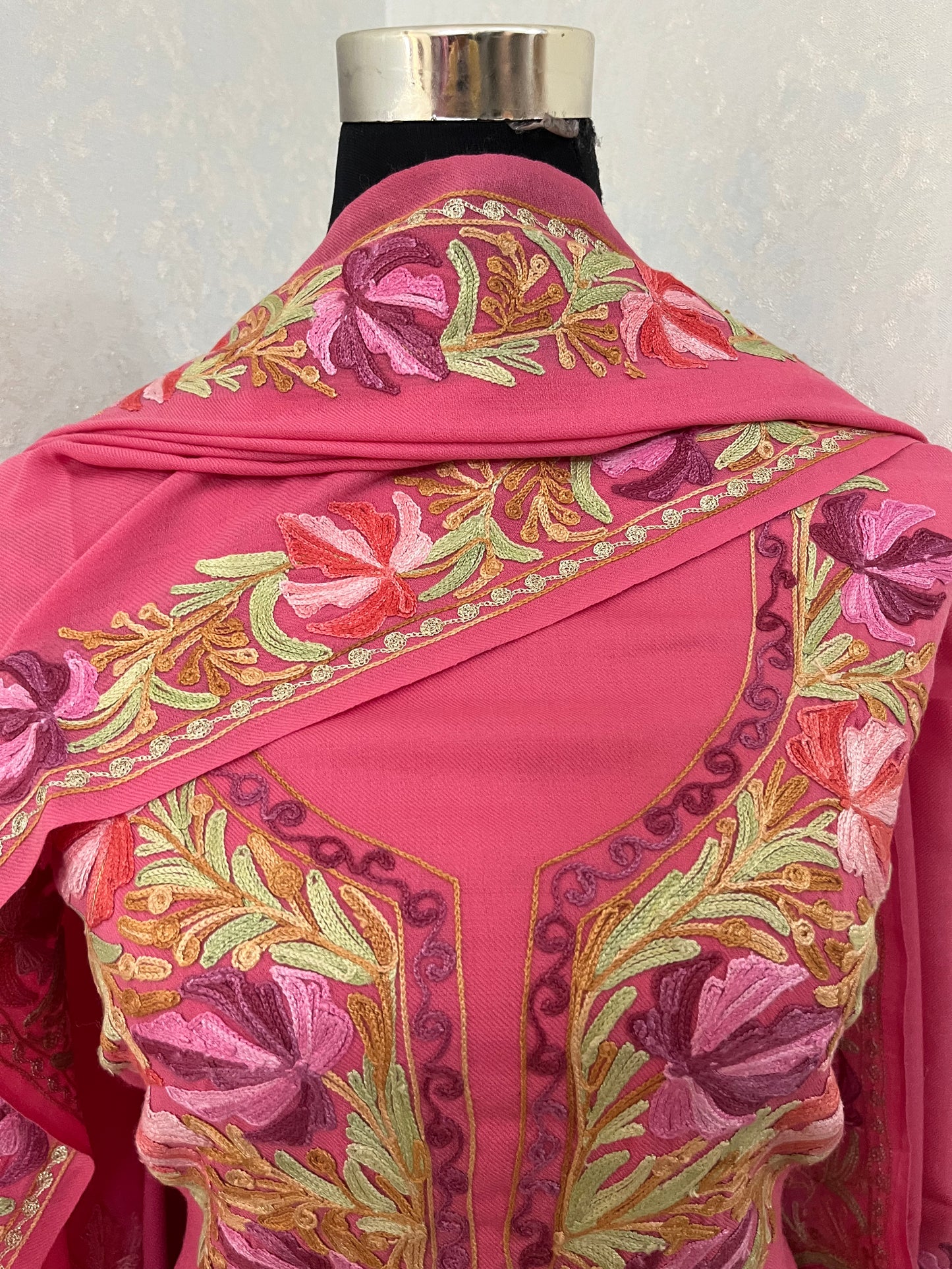 Pink Pure Wool Aari Embroidered 3pc Suit Stole