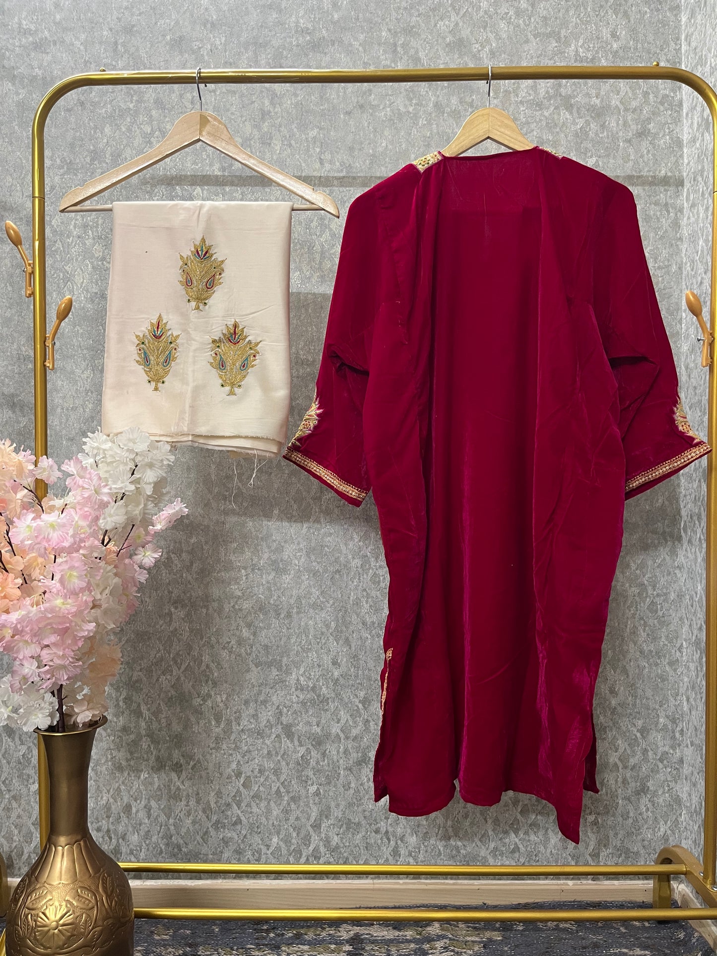 Magenta Shabab Tilla Pheran Brown White