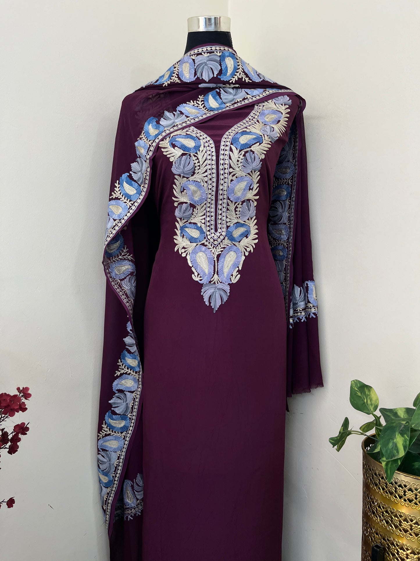 Kalaa’ Crape Kashmiri Suit