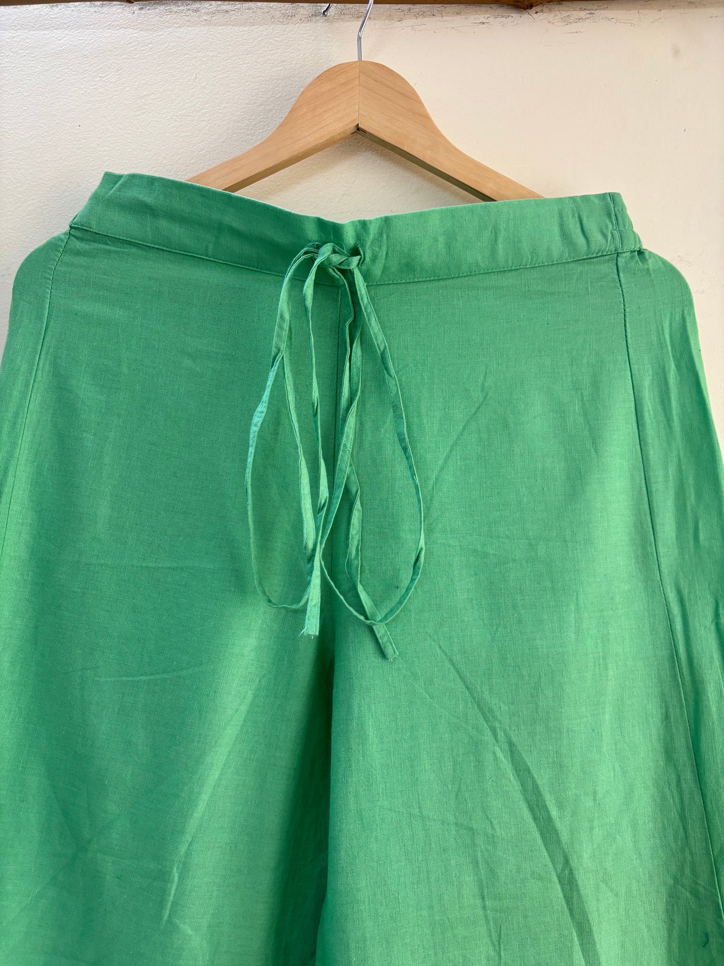 Women Green Solid Cropped Wide Leg Aari Embroidered Palazzos ‘S’