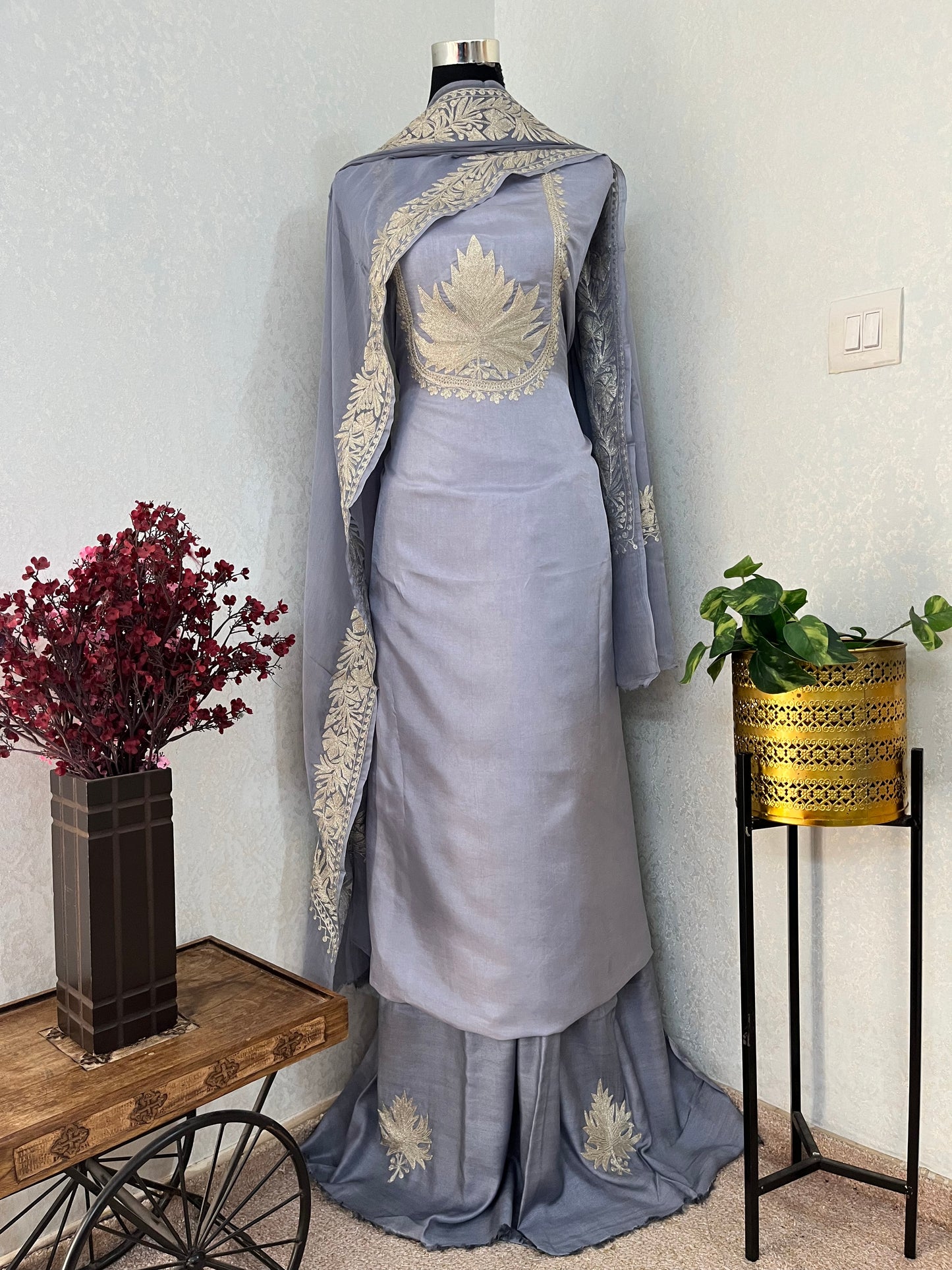Lavender Sanam’ Tilla Kashmiri Silk Suit
