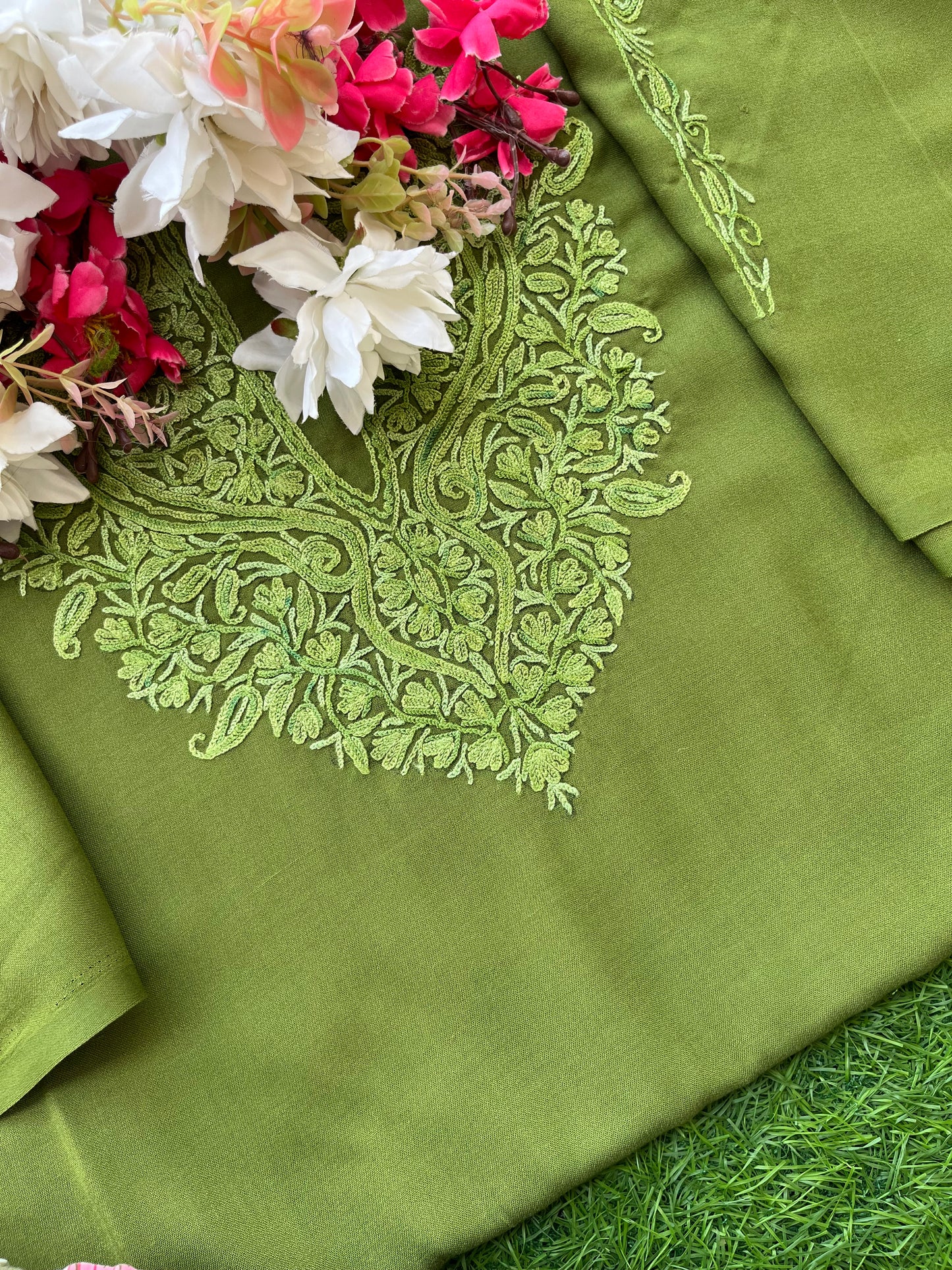 Heena Green Cotton Two Piece Suit (Hand Embroidered)