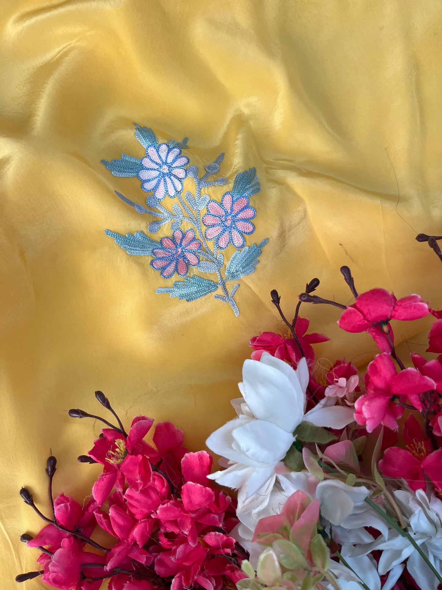 Yellow Kalaa’ Crape Kashmiri Suit
