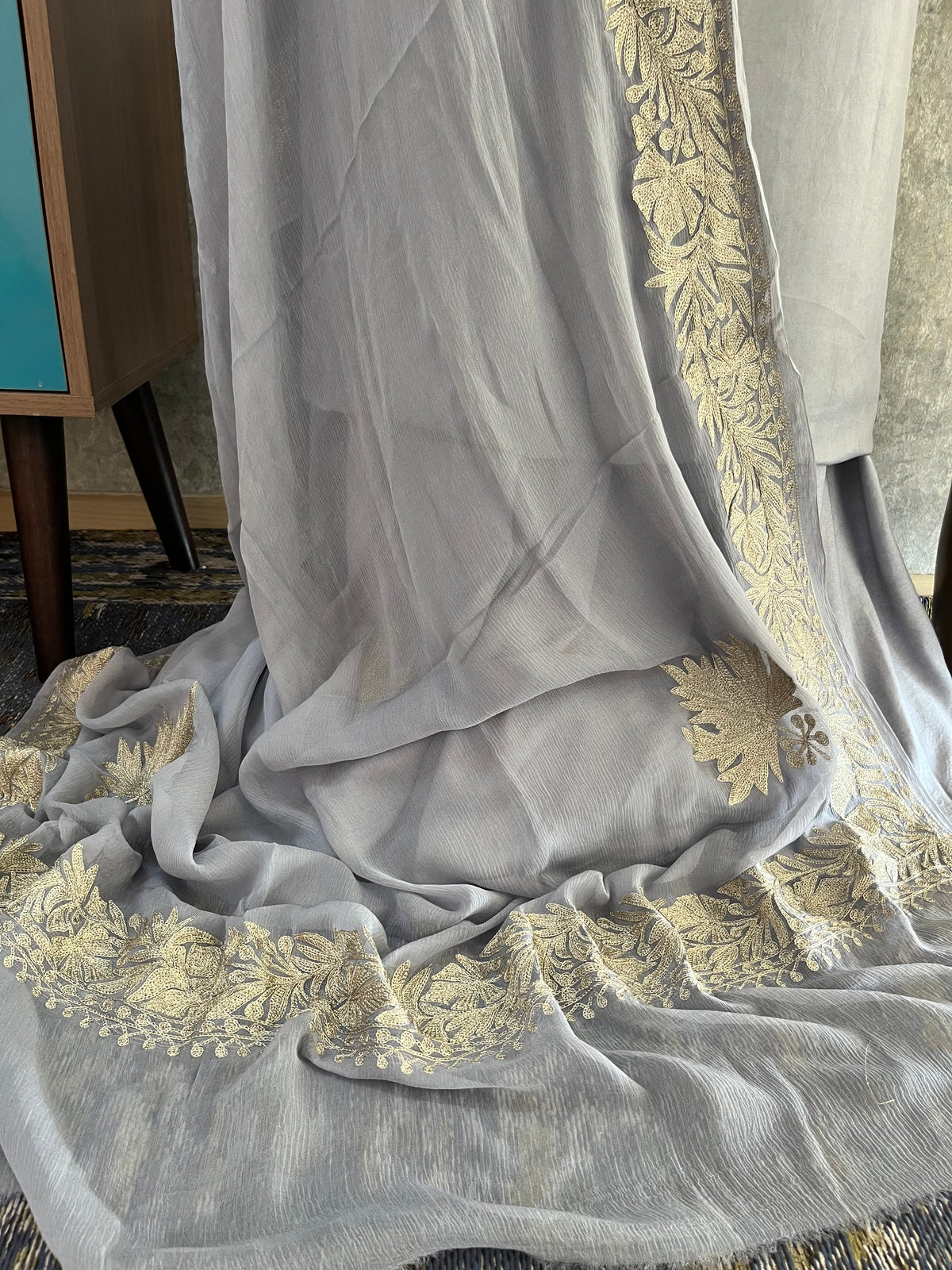 Lilac Sanam’ Tilla Kashmiri Silk Suit