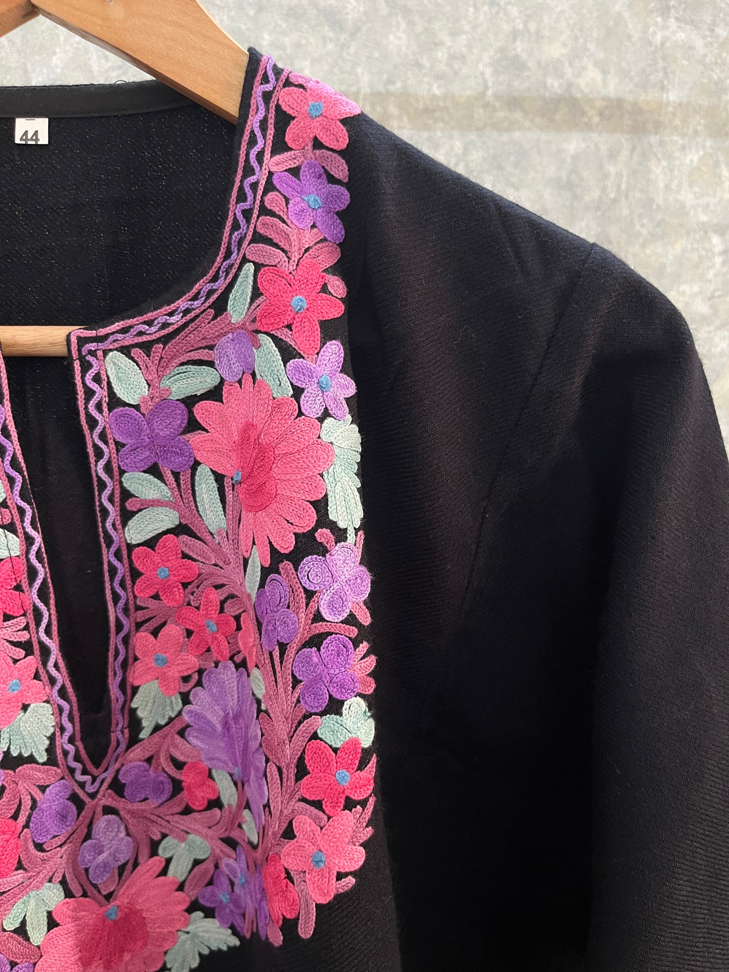 Black Aari Embroidered Wool Pheran