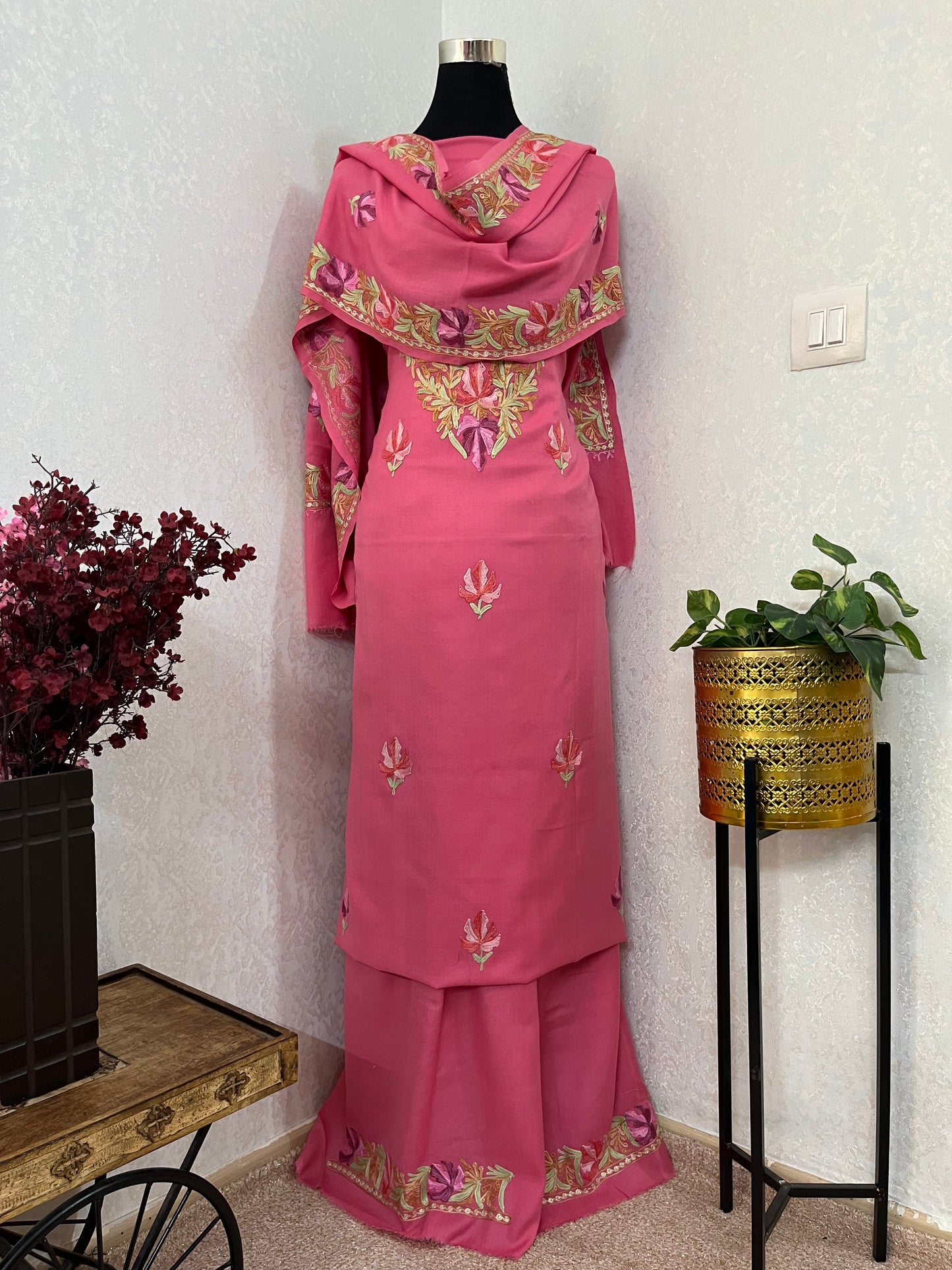 Pink Pure Wool Aari Embroidered 3pc Suit Stole