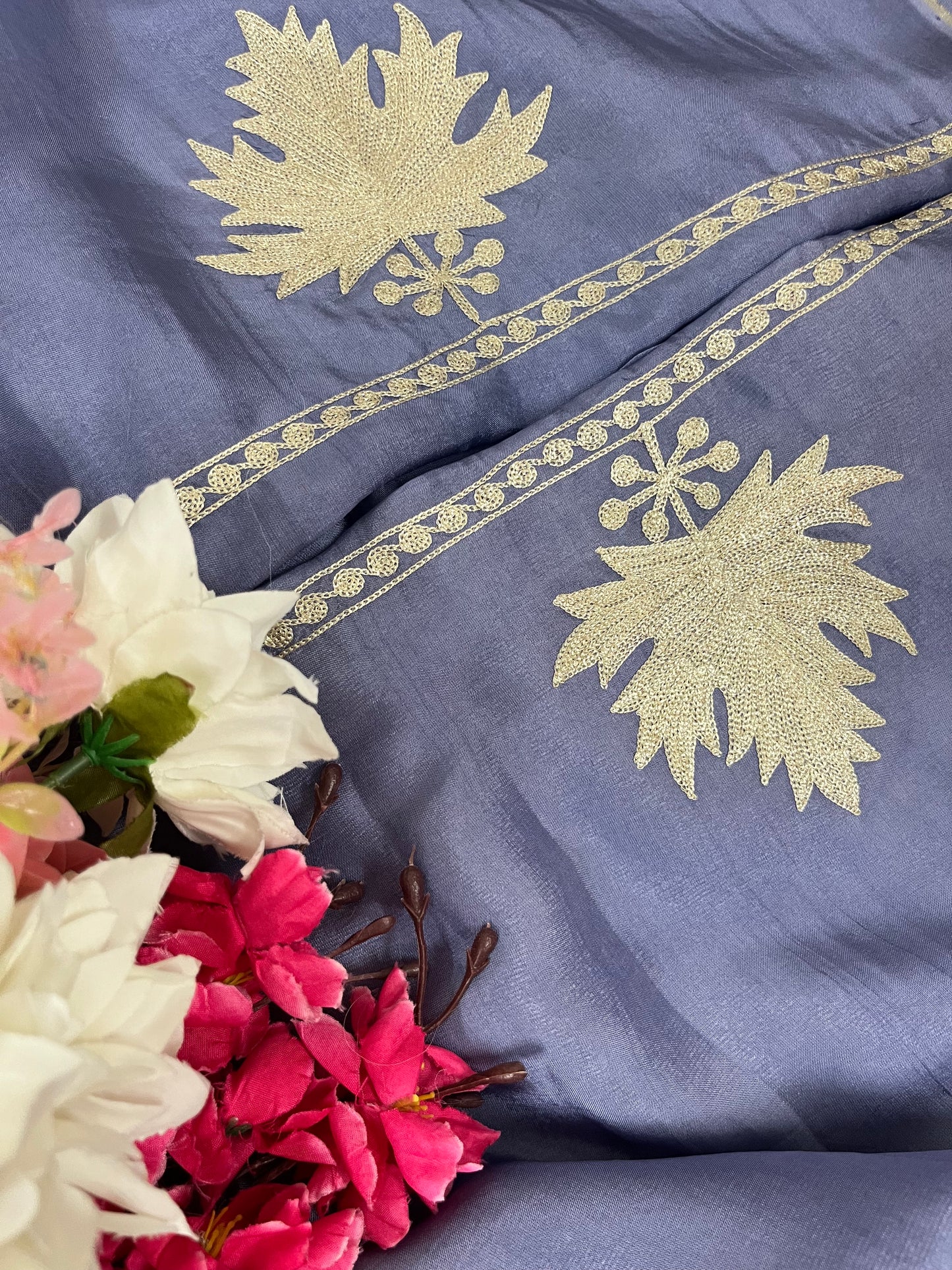 Lilac Sanam’ Tilla Kashmiri Silk Suit