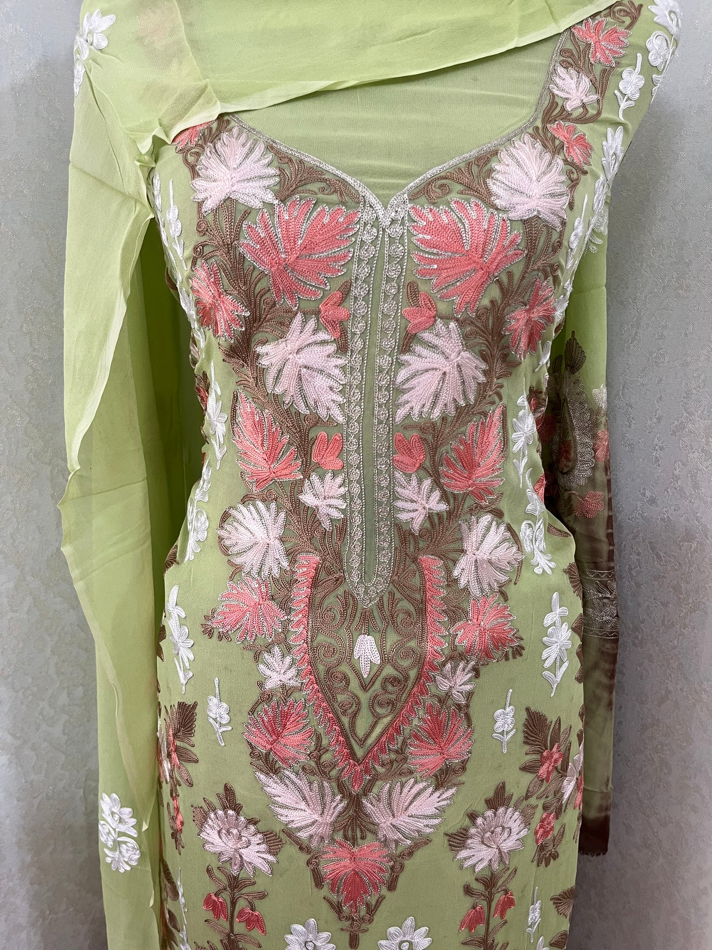 Green Pure Georgette 3 Pc Heavy Kashmiri Suit