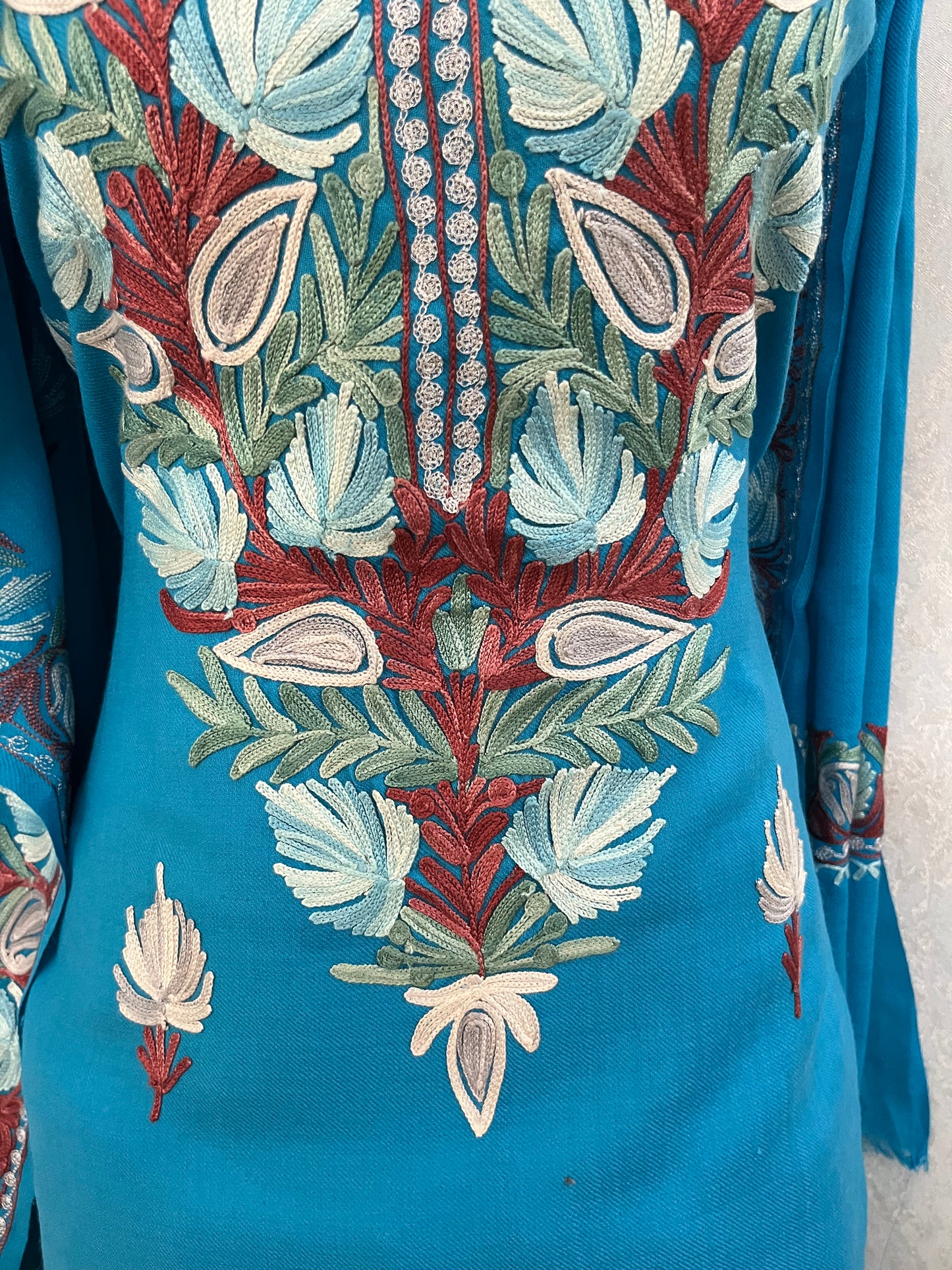 Sky Blue Pure Wool Aari Embroidered 3pc Suit Stole