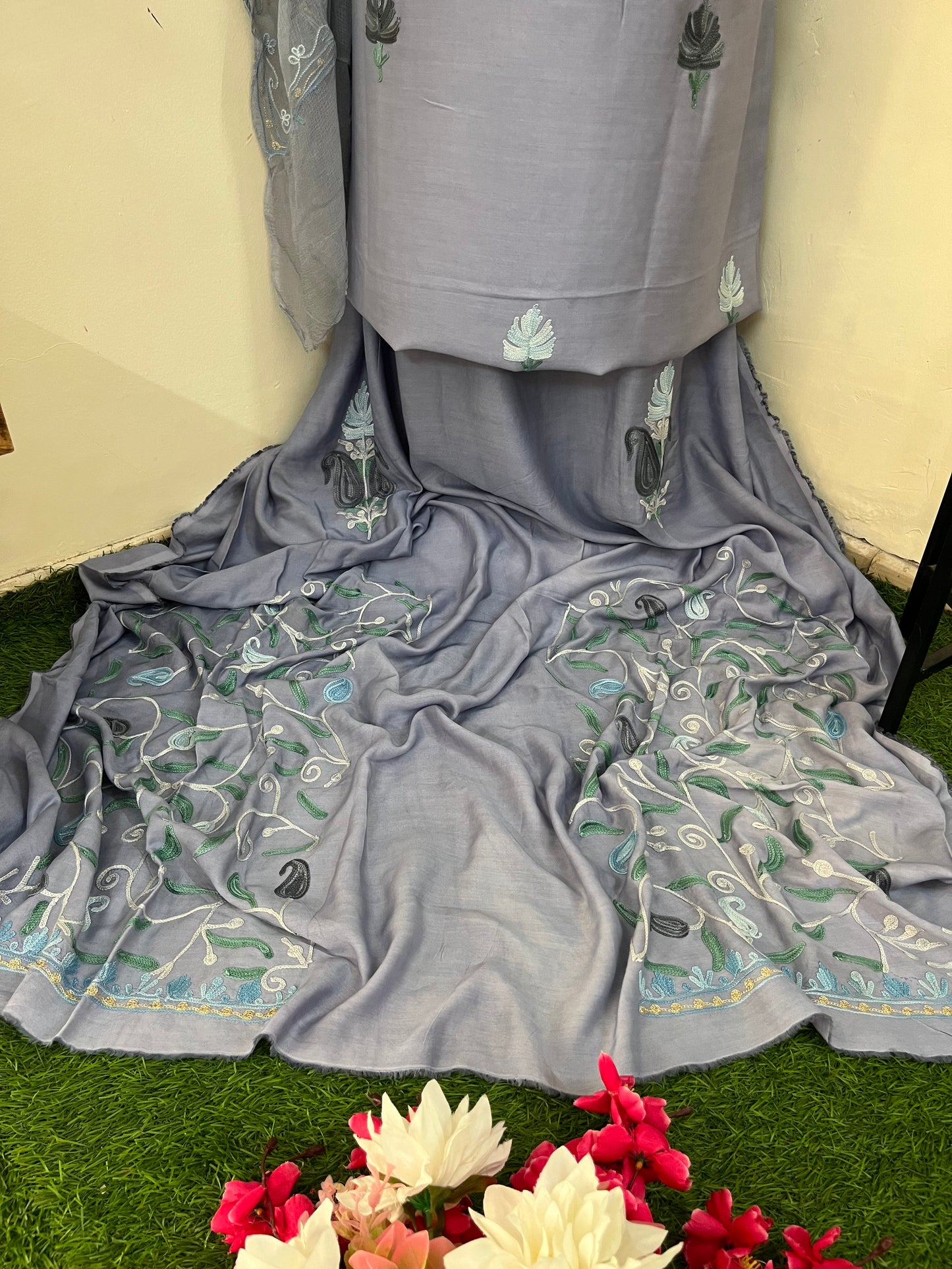 English Grey Muslin Cotton Jaal Sleeves Kashmiri 3pc Suit