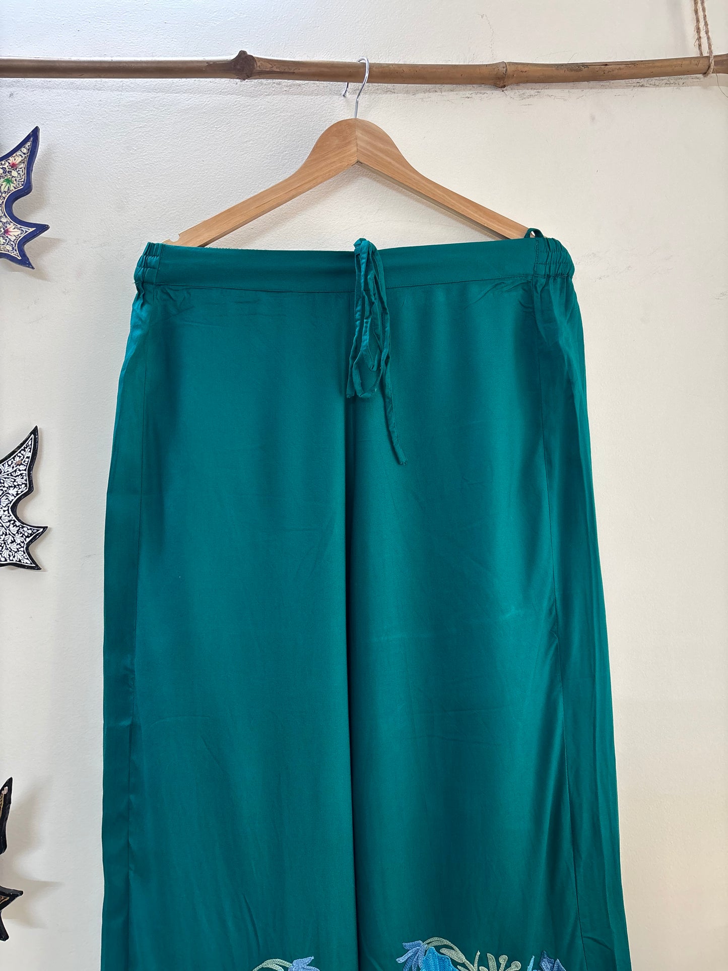 Women Green Wide Leg Aari Embroidered Palazzos ‘M’