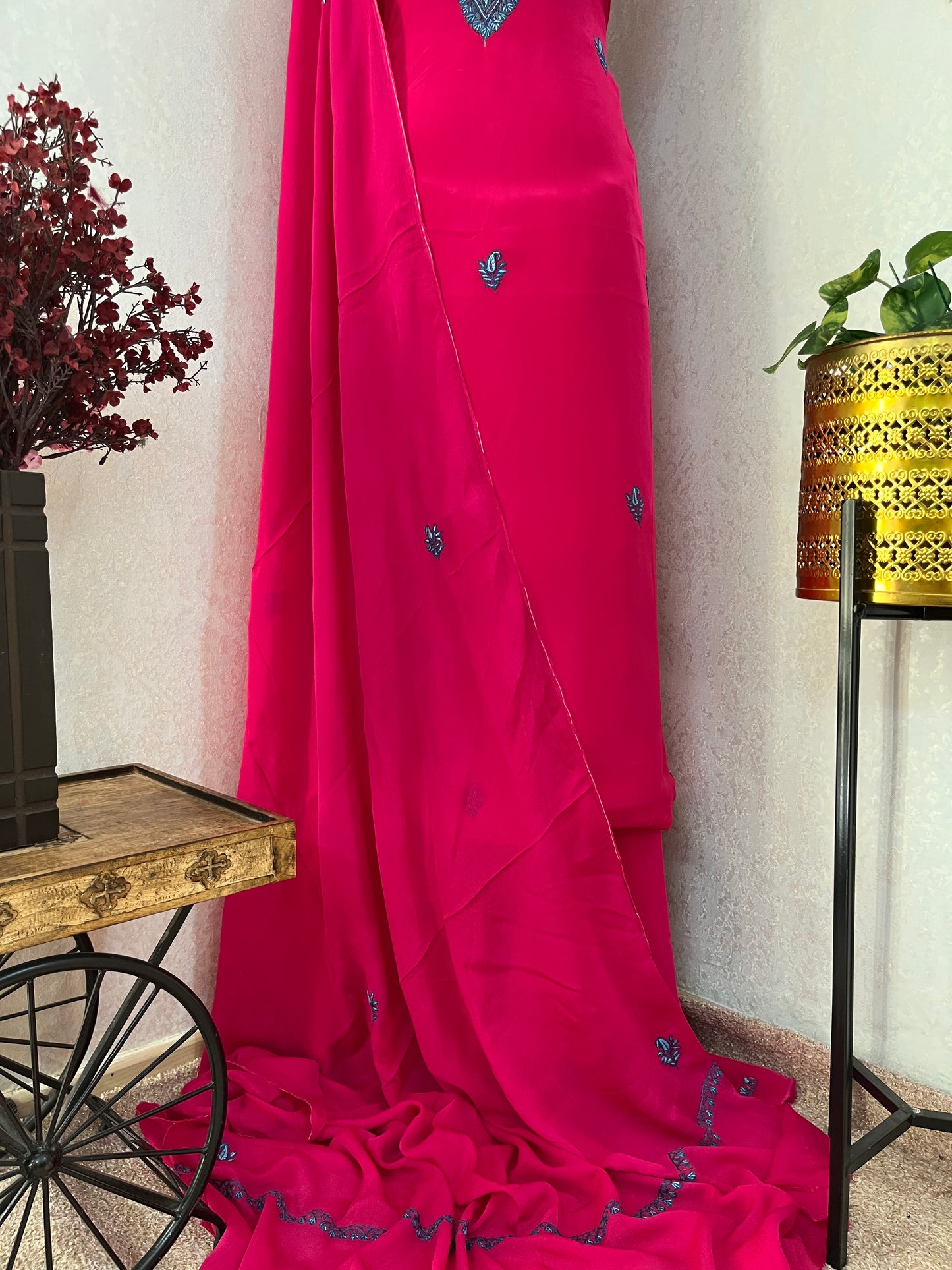 Hot Pink Kalaa’ Crape Sozni Kashmiri Suit