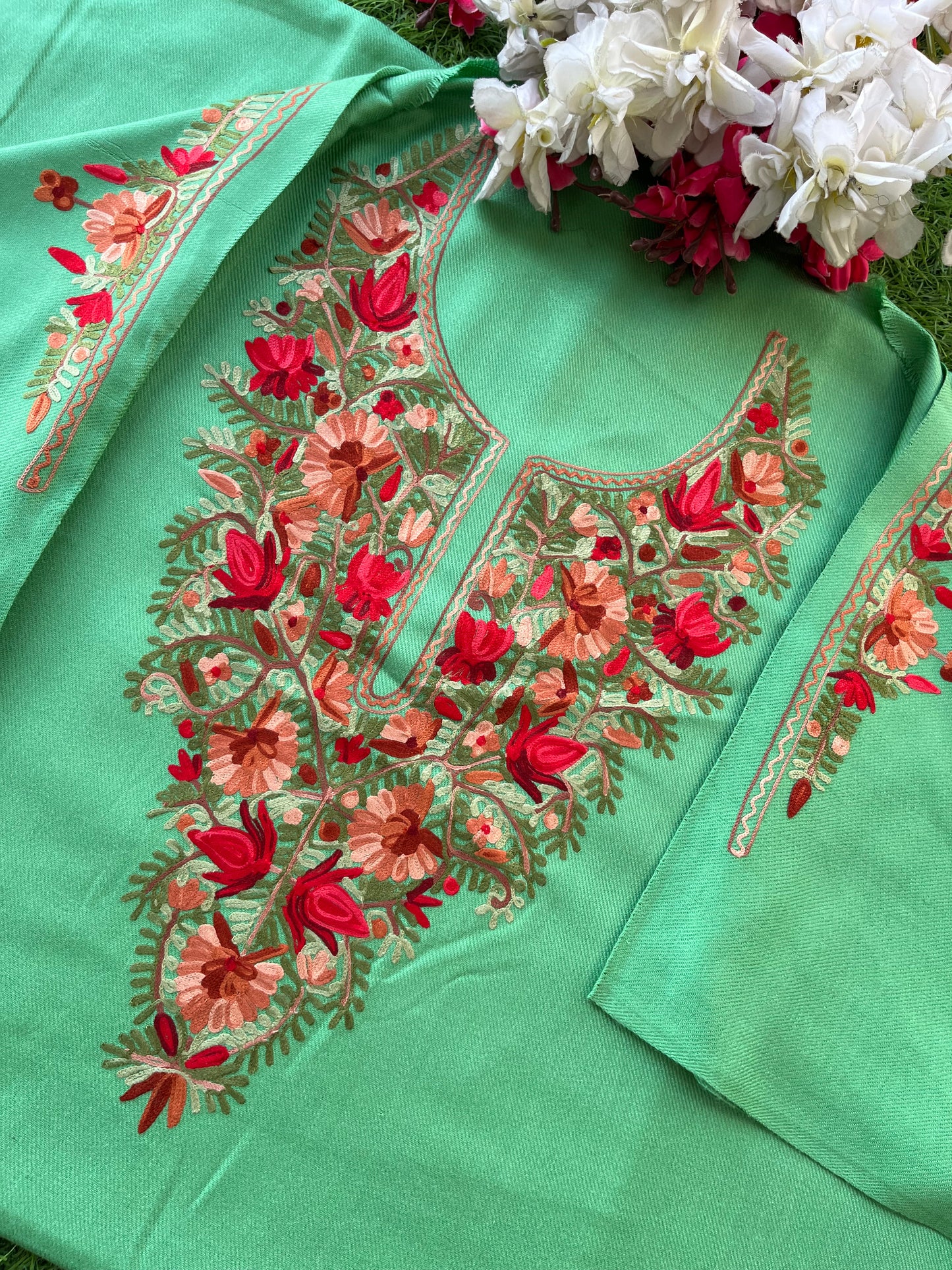 Green Woollen Aari Embroidered 2pc suit 5mtr
