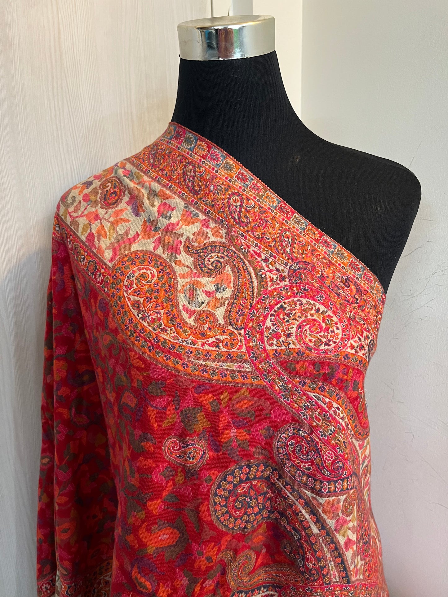 Kani Fine Semi Pashmina stole