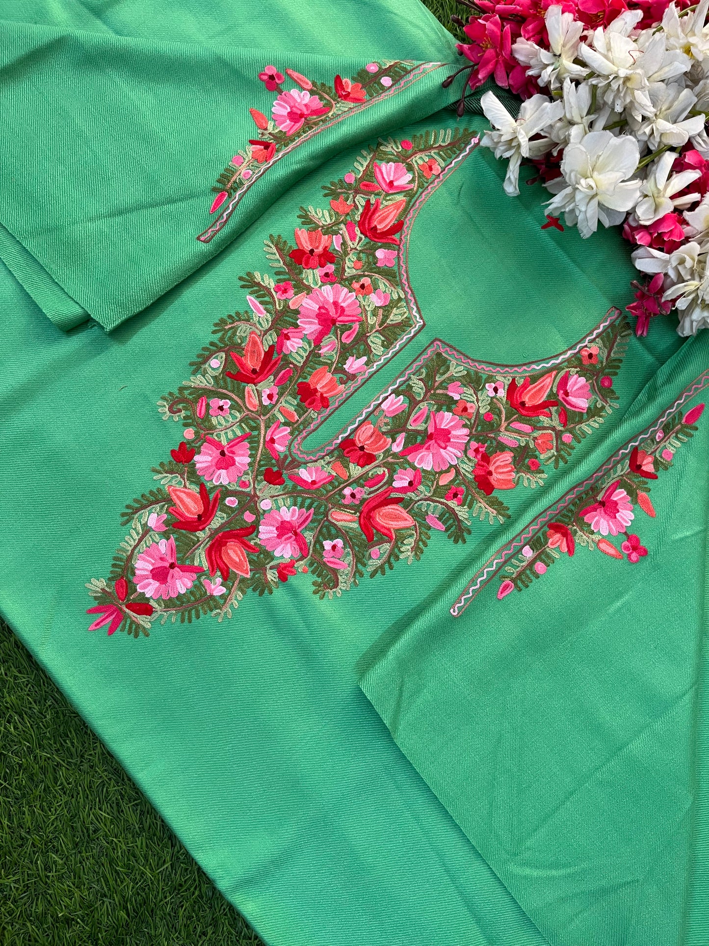 Green Woollen Aari Embroidered 2pc suit 5mtr