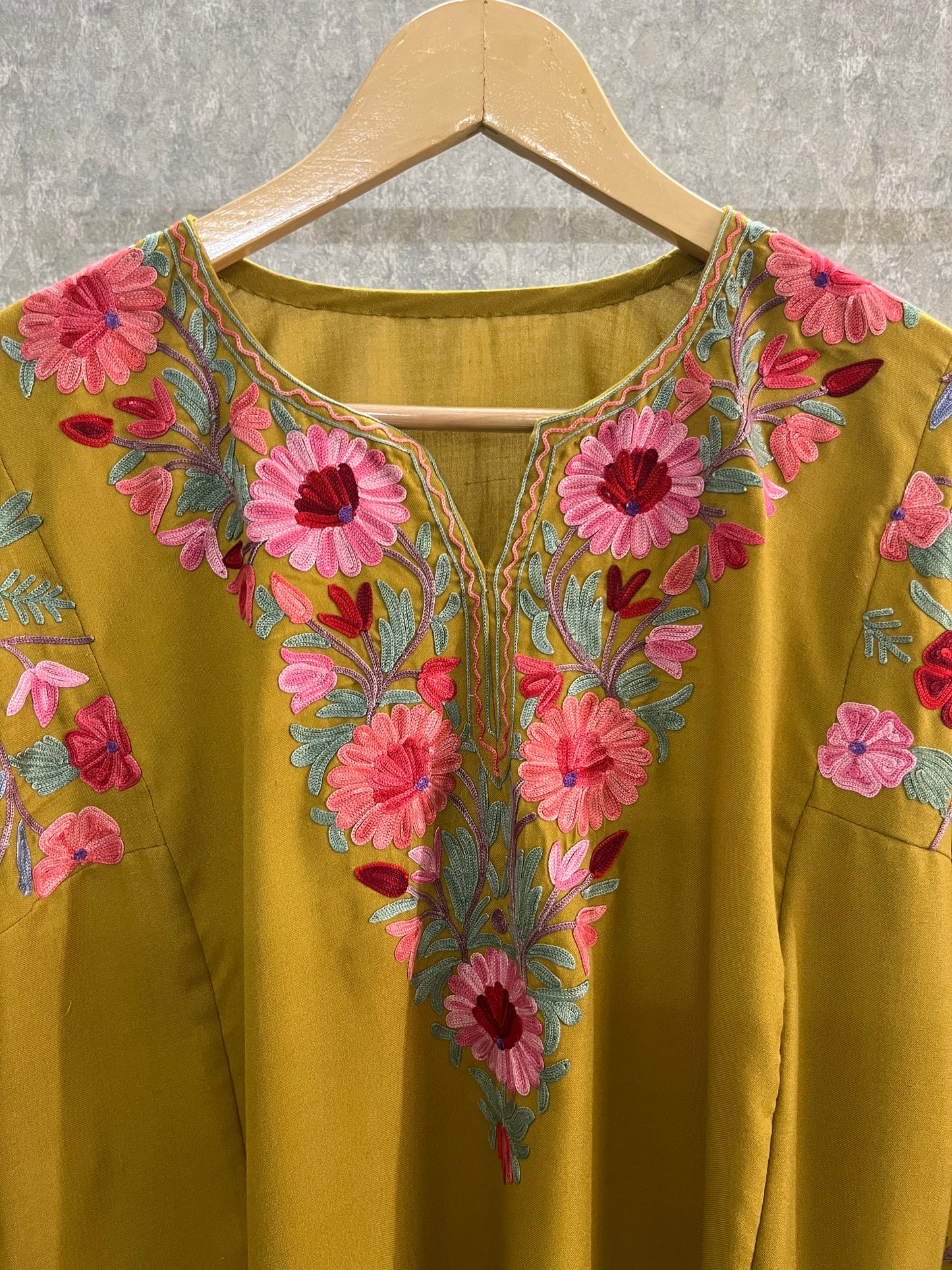 Green Cotton Arm Jaal Pheran Set