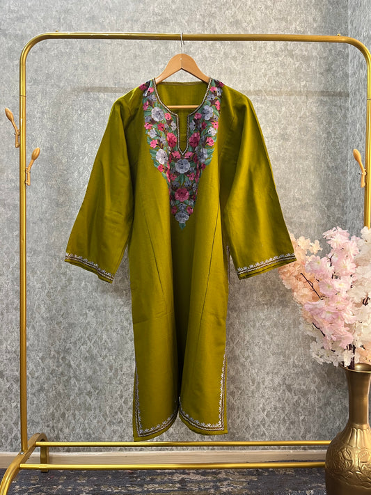 Heena Green Aari Embroidered Wool Pheran