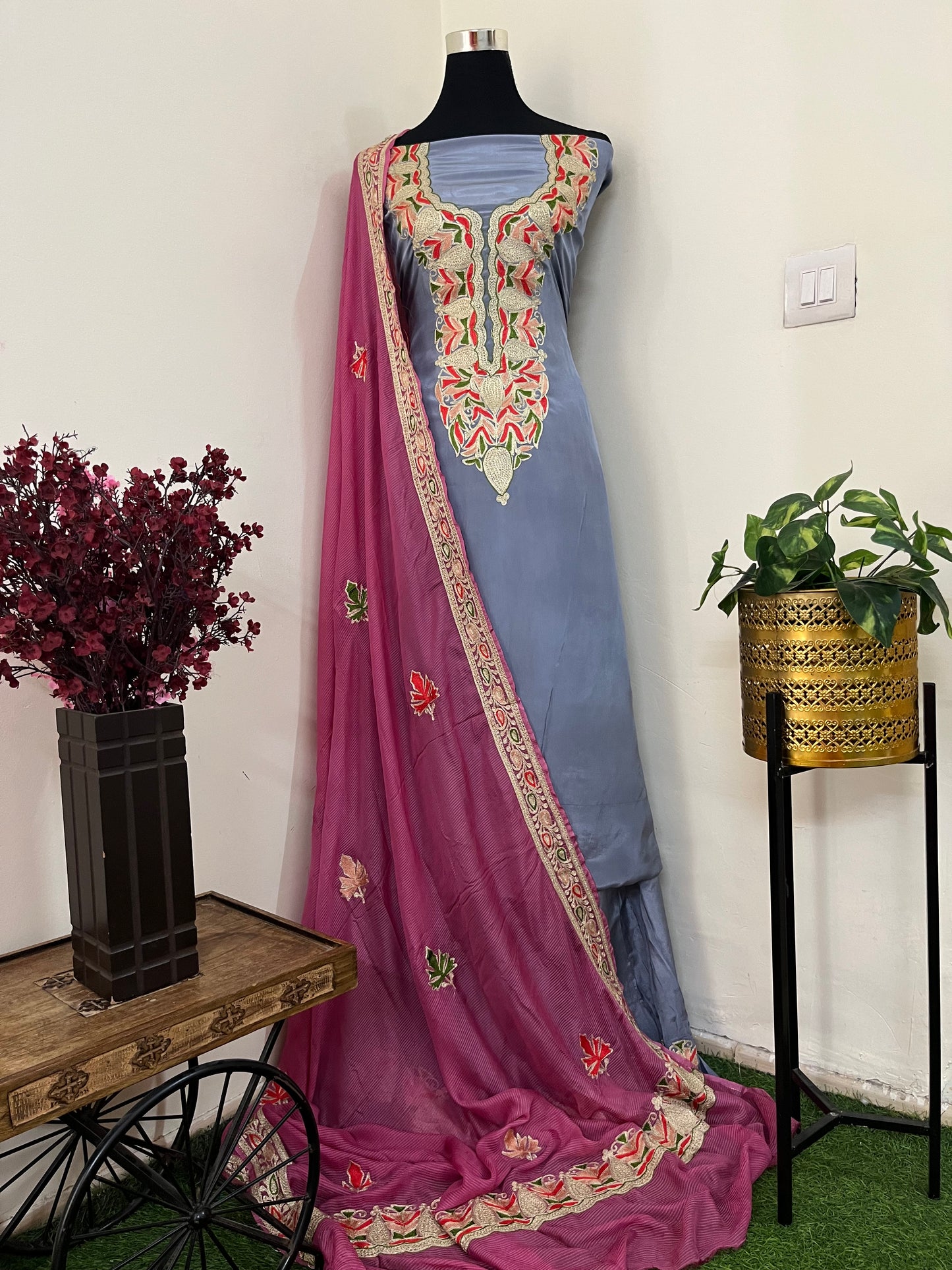 Kalaa’ English Grey Crape Kashmiri Suit