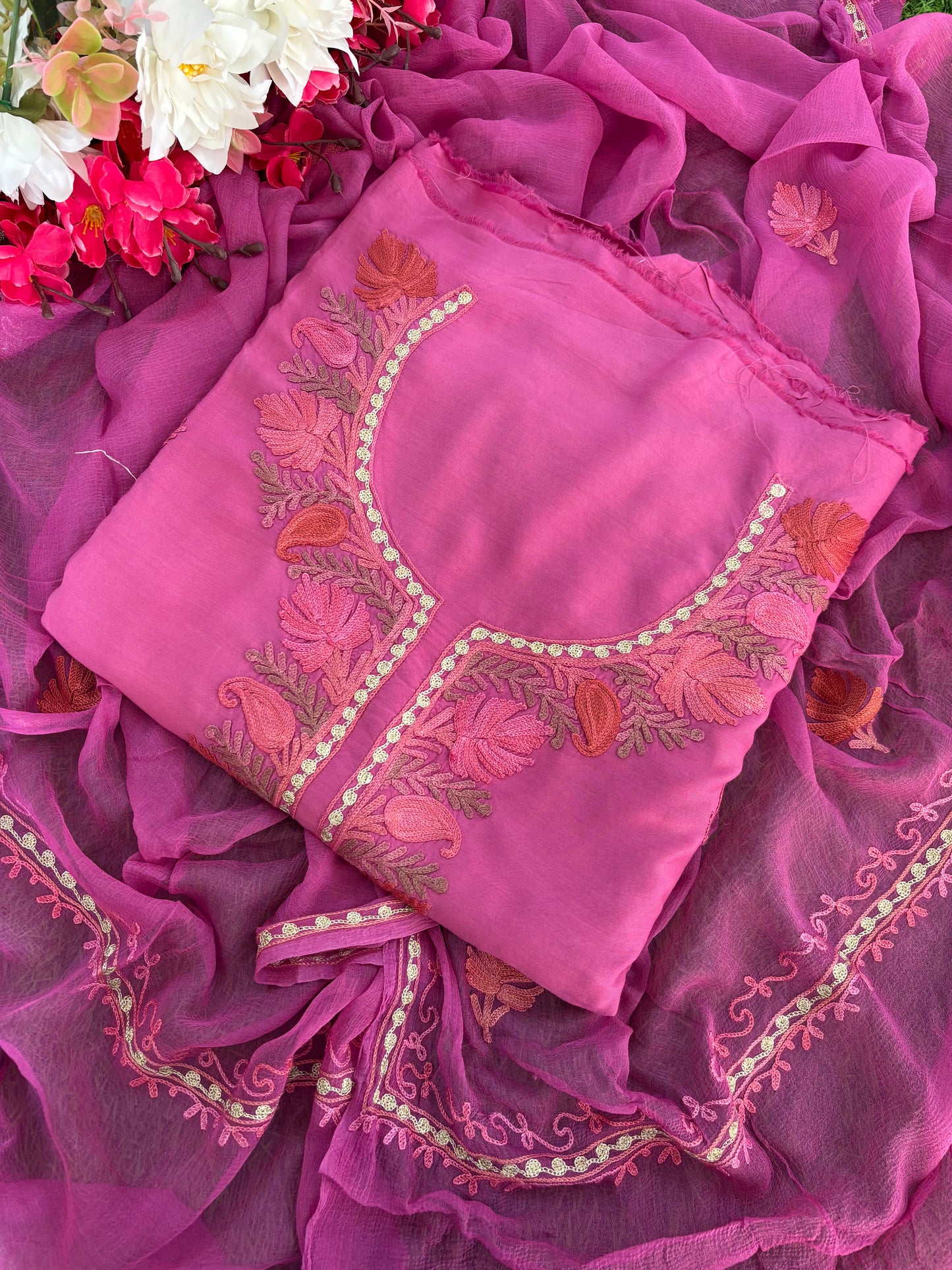 Dull Pink Muslin Cotton Jaal Sleeves Kashmiri 3pc Suit