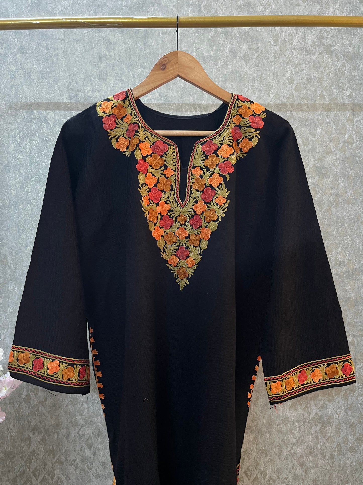 Black Aari Embroidered Wool Pheran