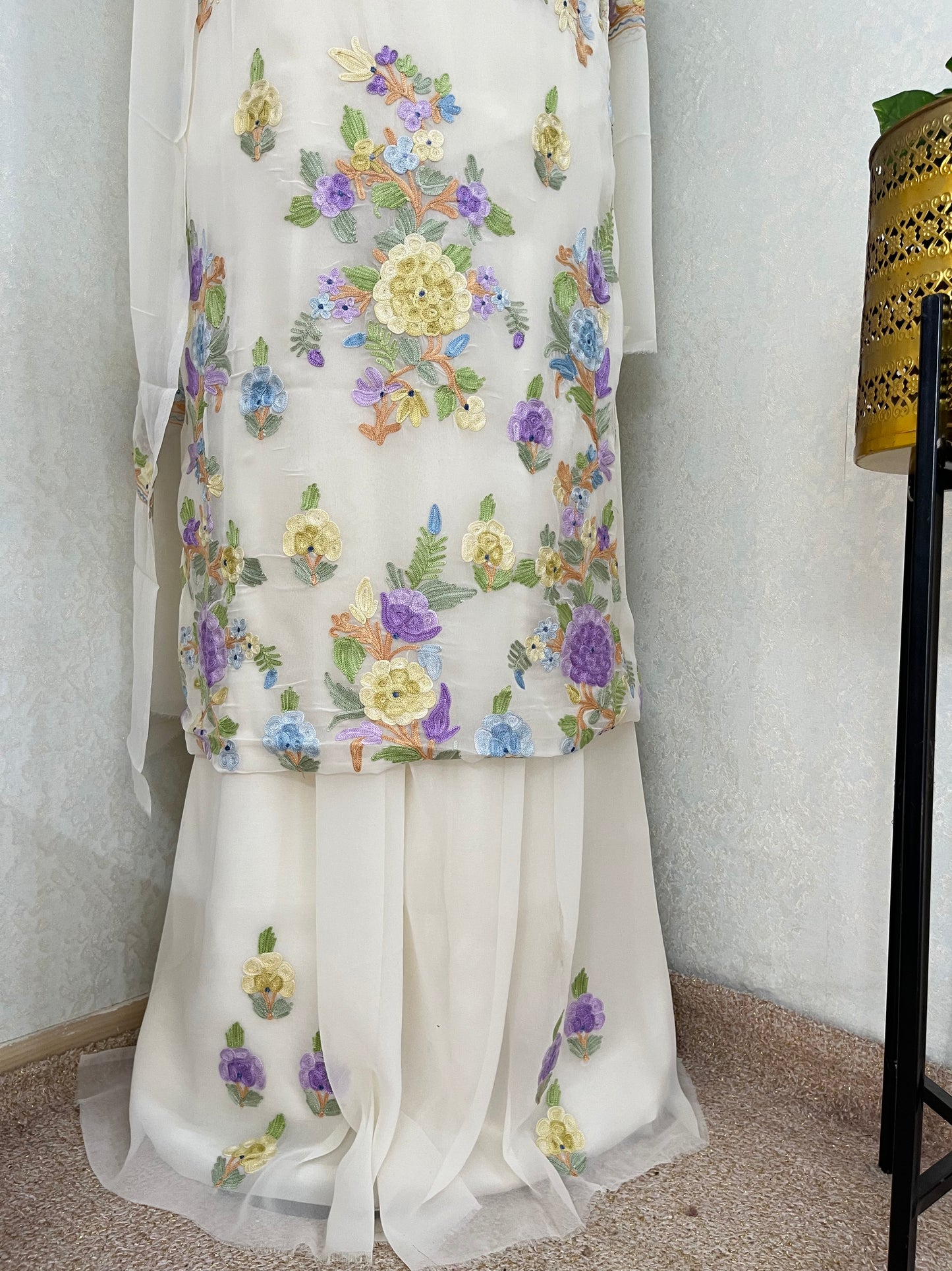 Off White Georgette 3 Pc Kashmiri Suit