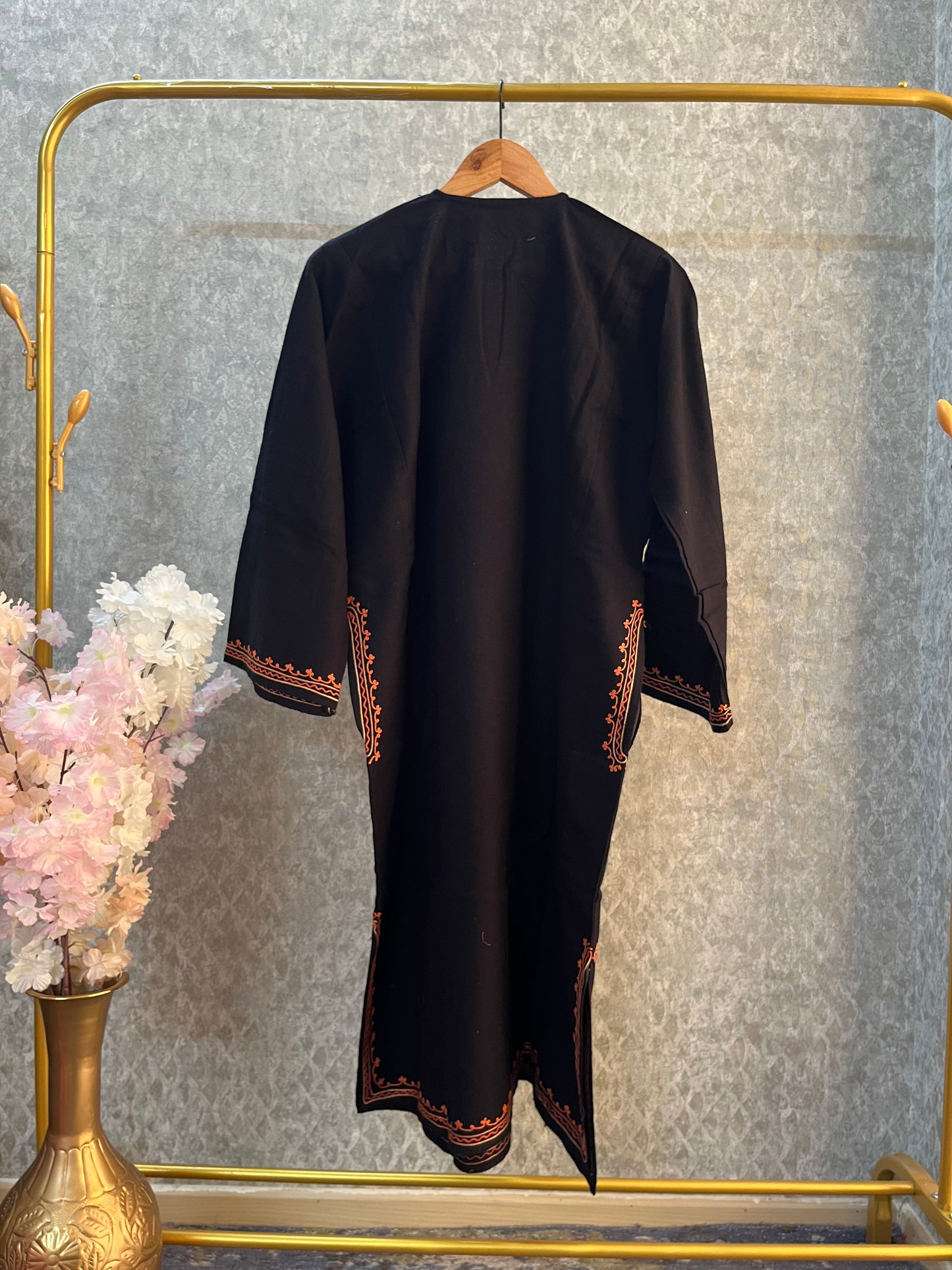 Black Aari Embroidered Wool Pheran