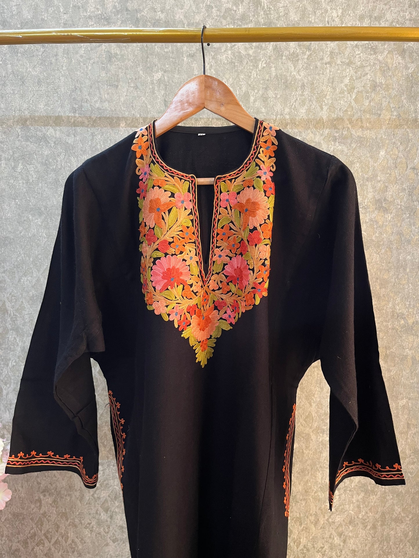 Black Aari Embroidered Wool Pheran