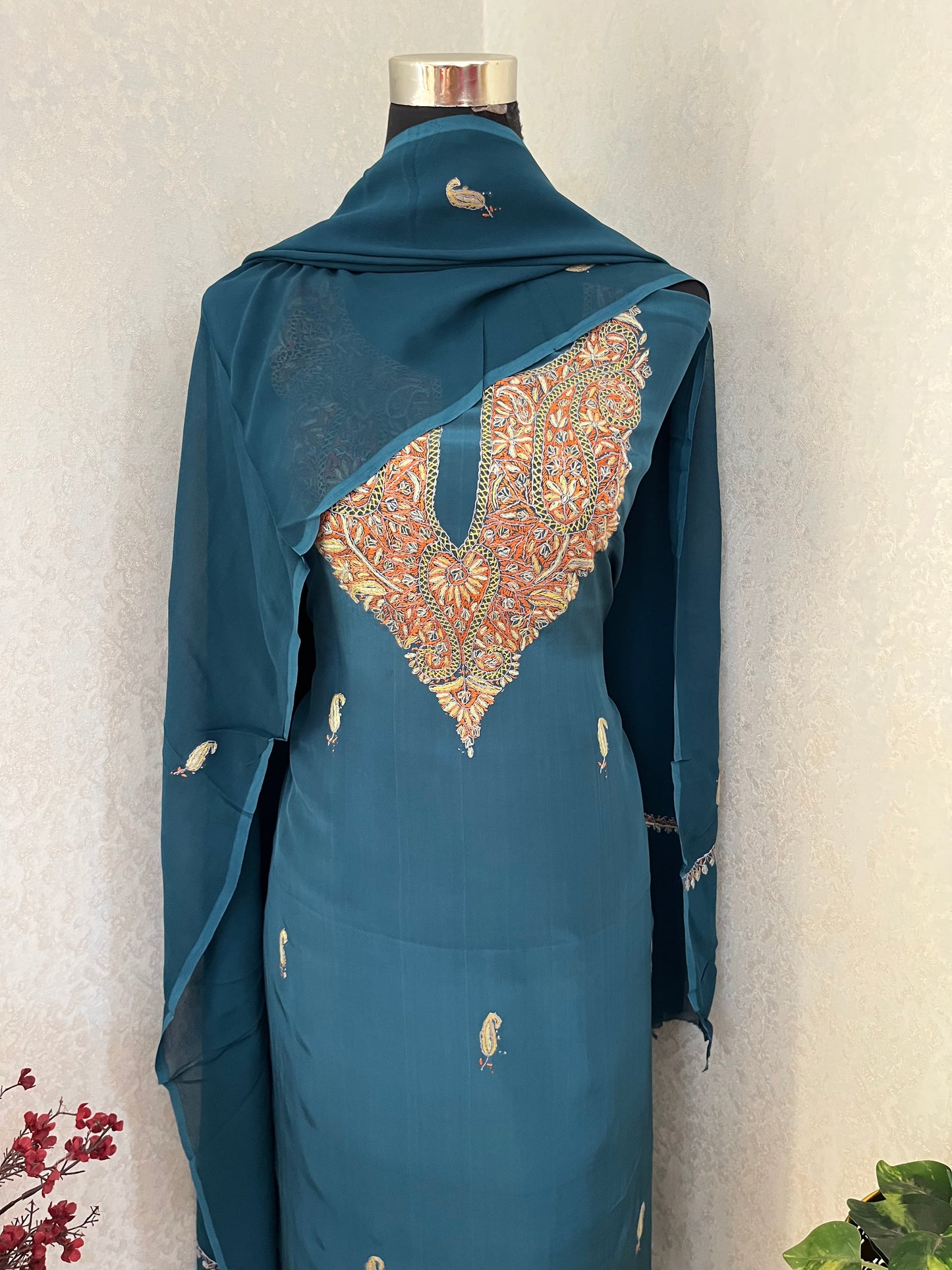 Blue Kalaa’ Crape Sozni Kashmiri Suit