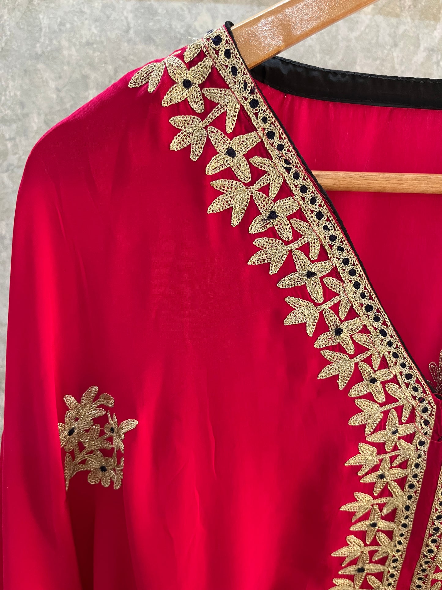 Hot Pink Crape Kashmiri Kaftan Set (44)