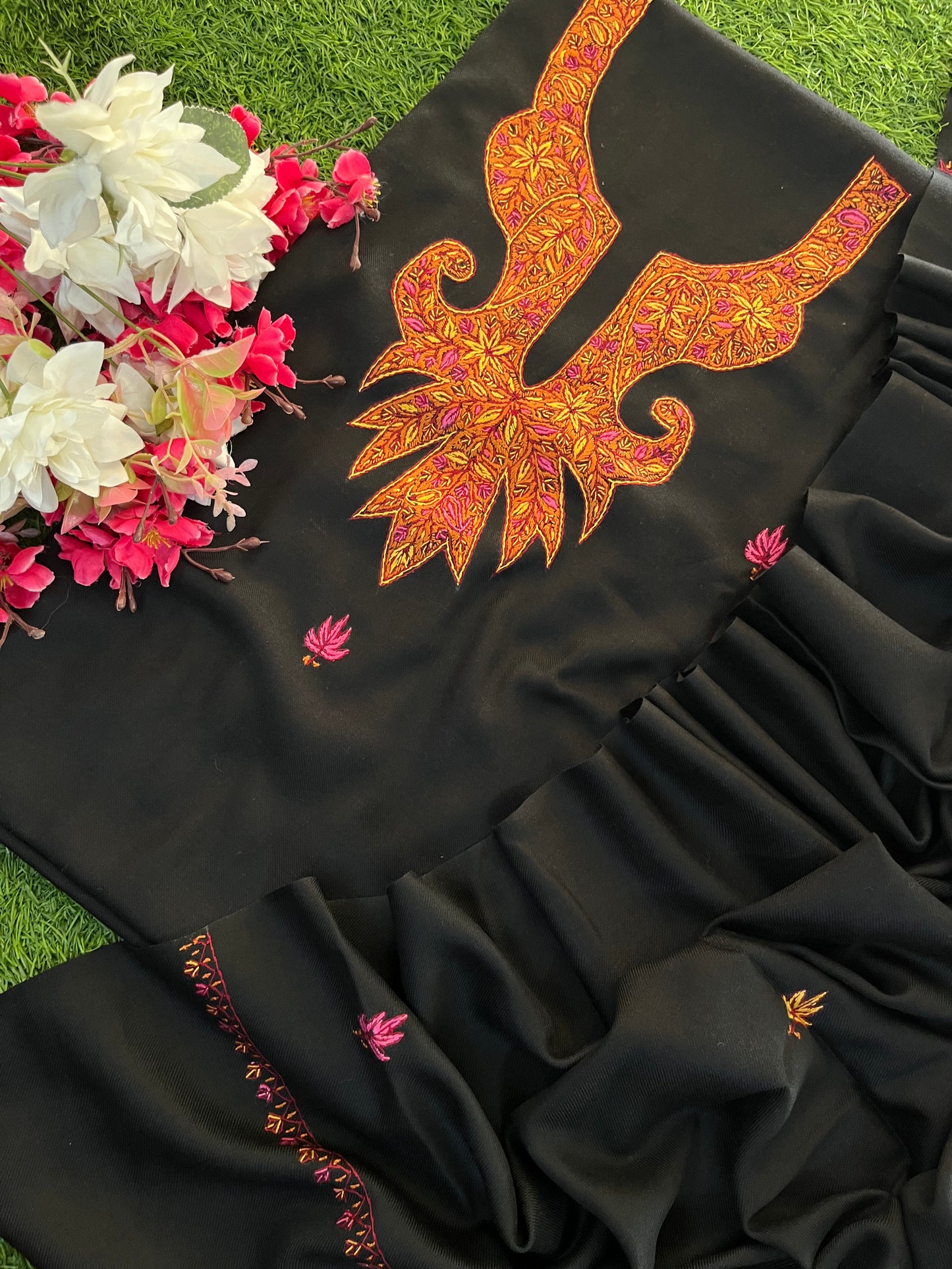 Black Fine Wool Sozni Embroidered 3pc Suit Stole
