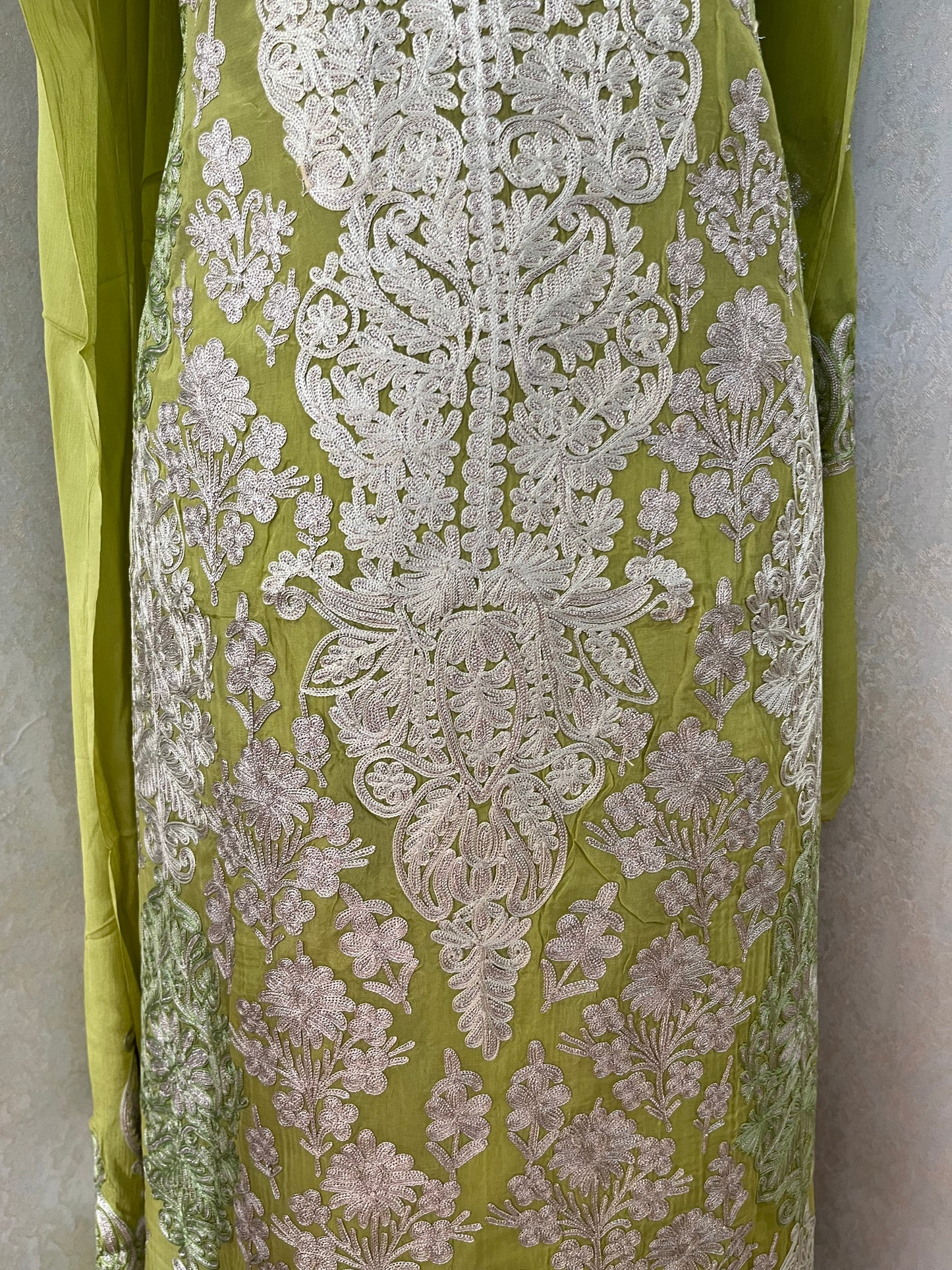 Green Pure Soft Organza 3 Pc Heavy Kashmiri Suit