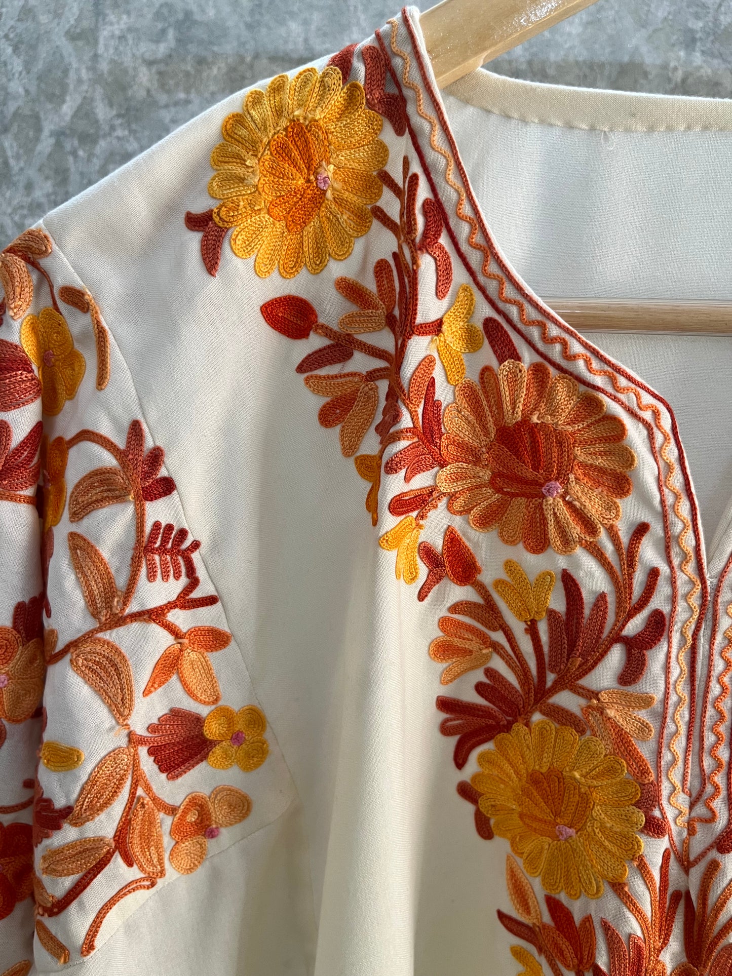 Off White Cotton Arm Jaal Pheran Set