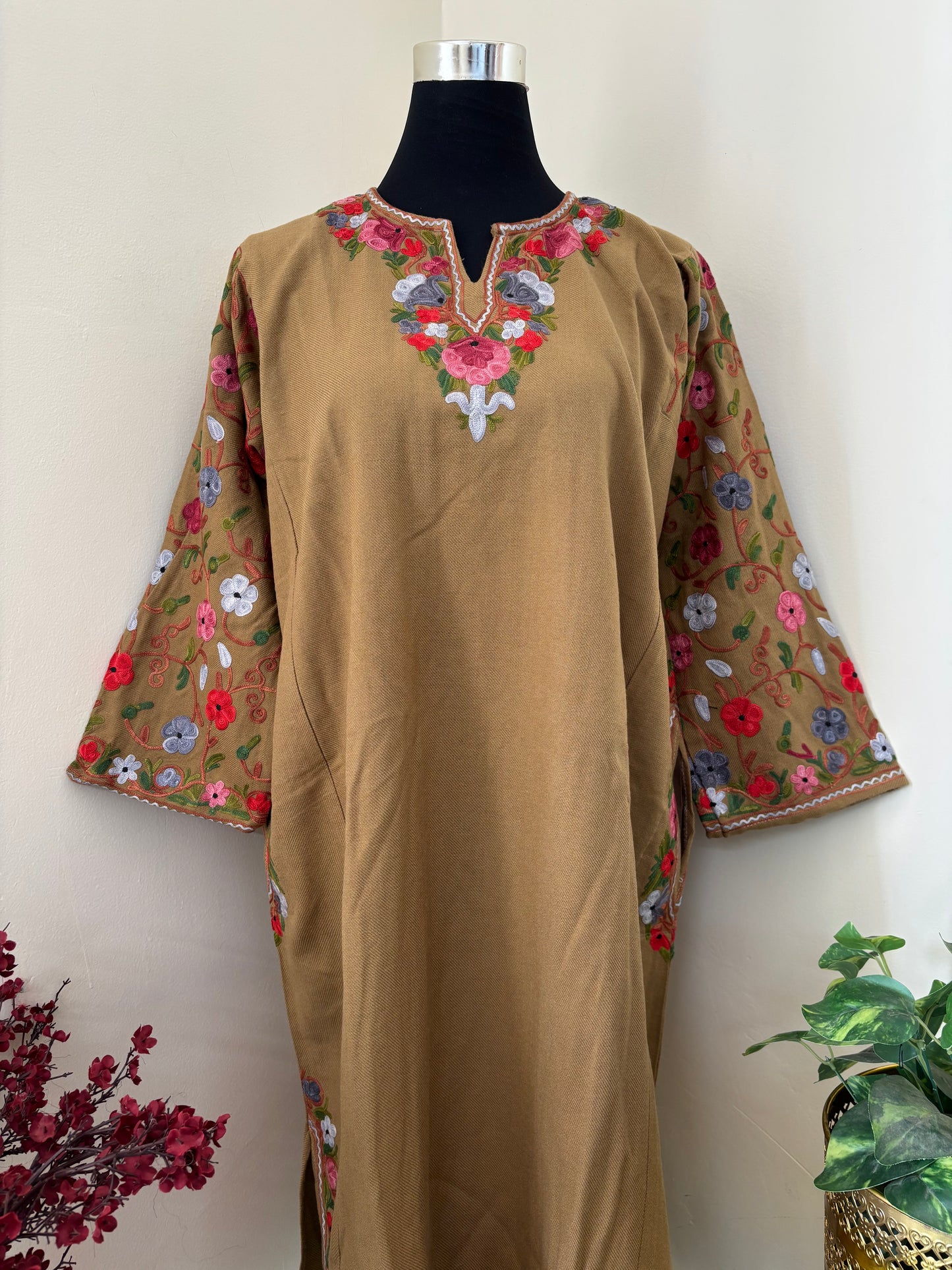 Beige Aari Embroidered Wool Pheran