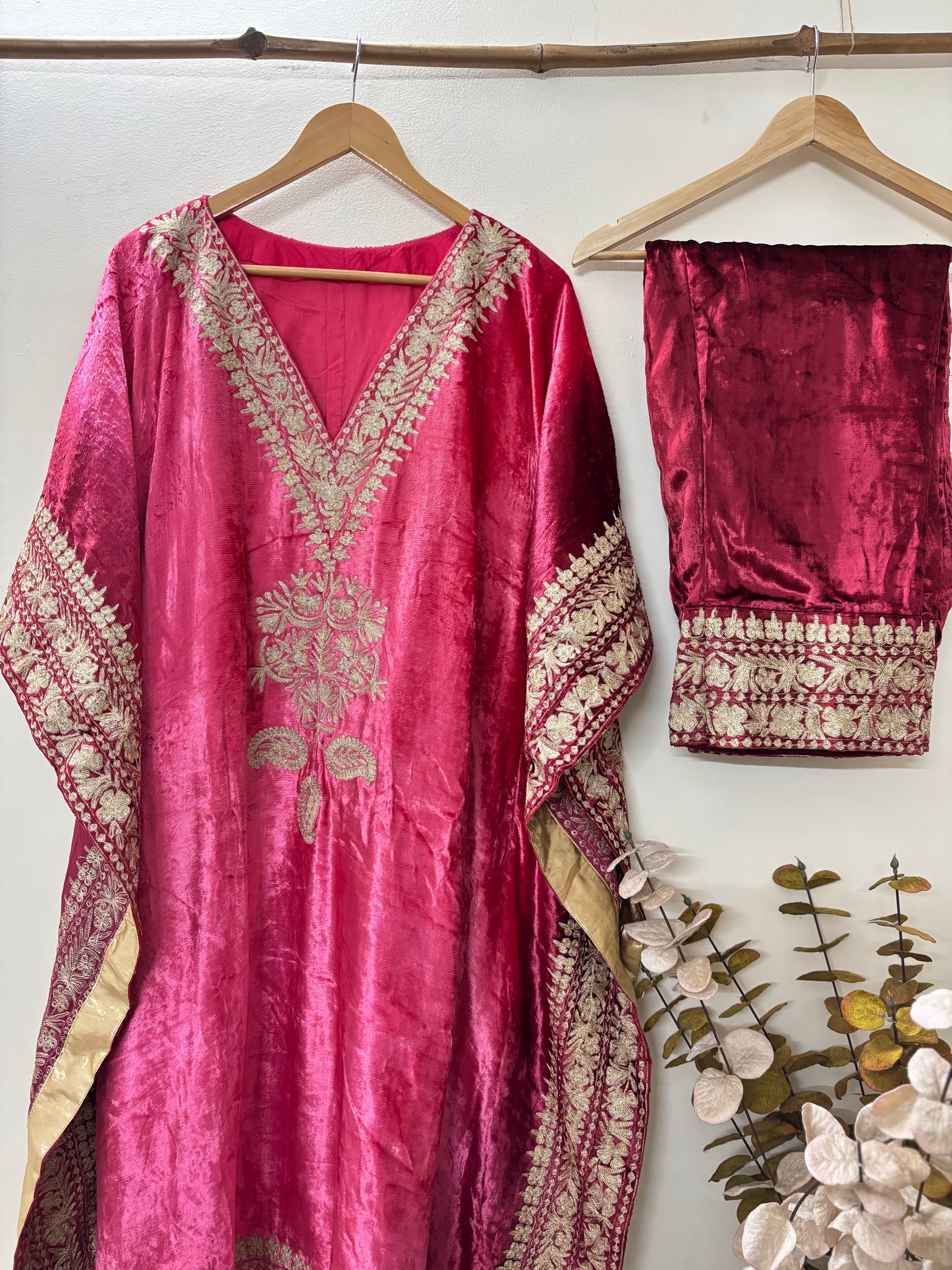 Tye Dye Tilla Embroidered Pure Makhmal Kaftan Set