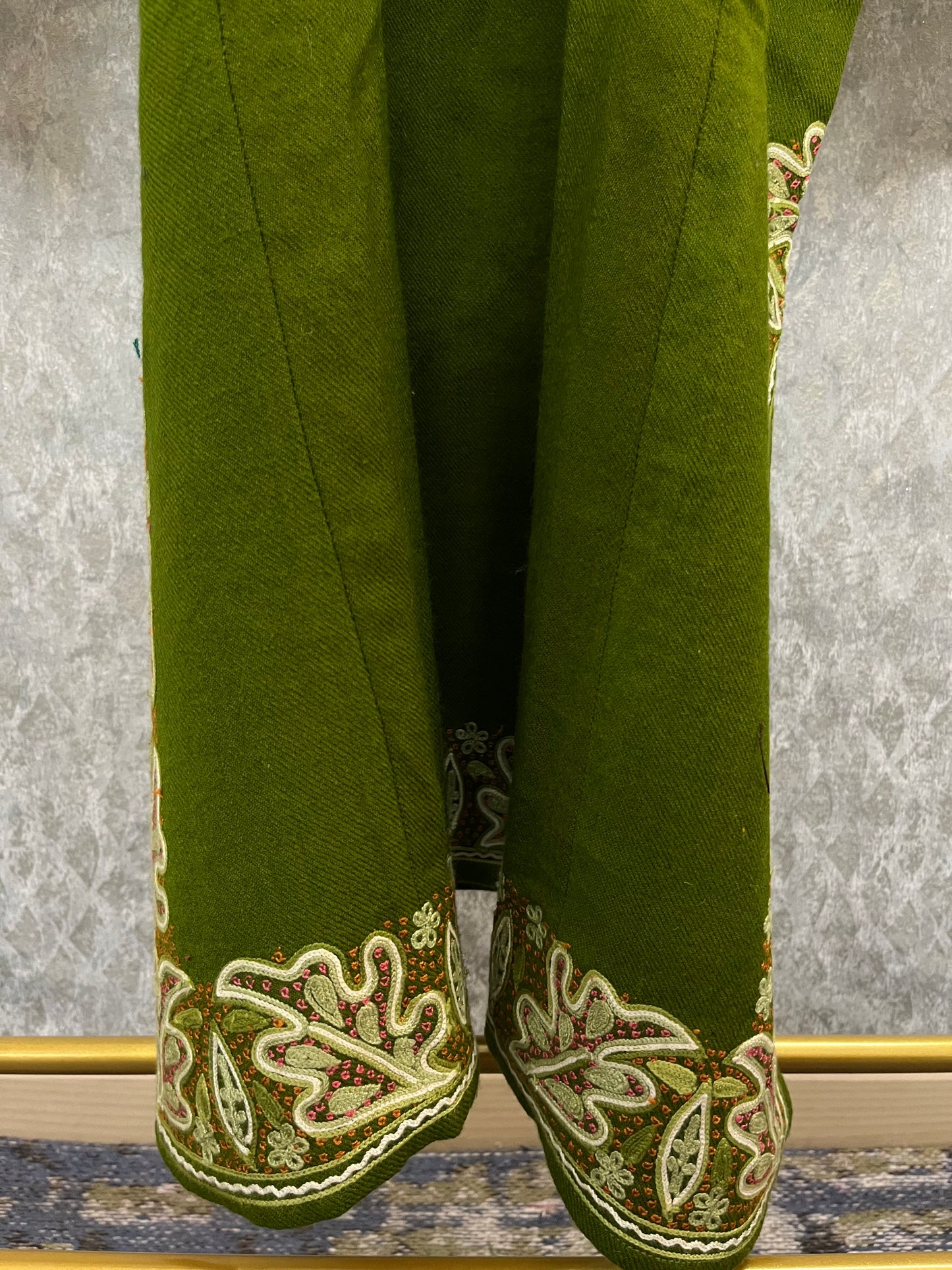 Green Aari and Sozni Hand Embroidered Pure Wool Pheran