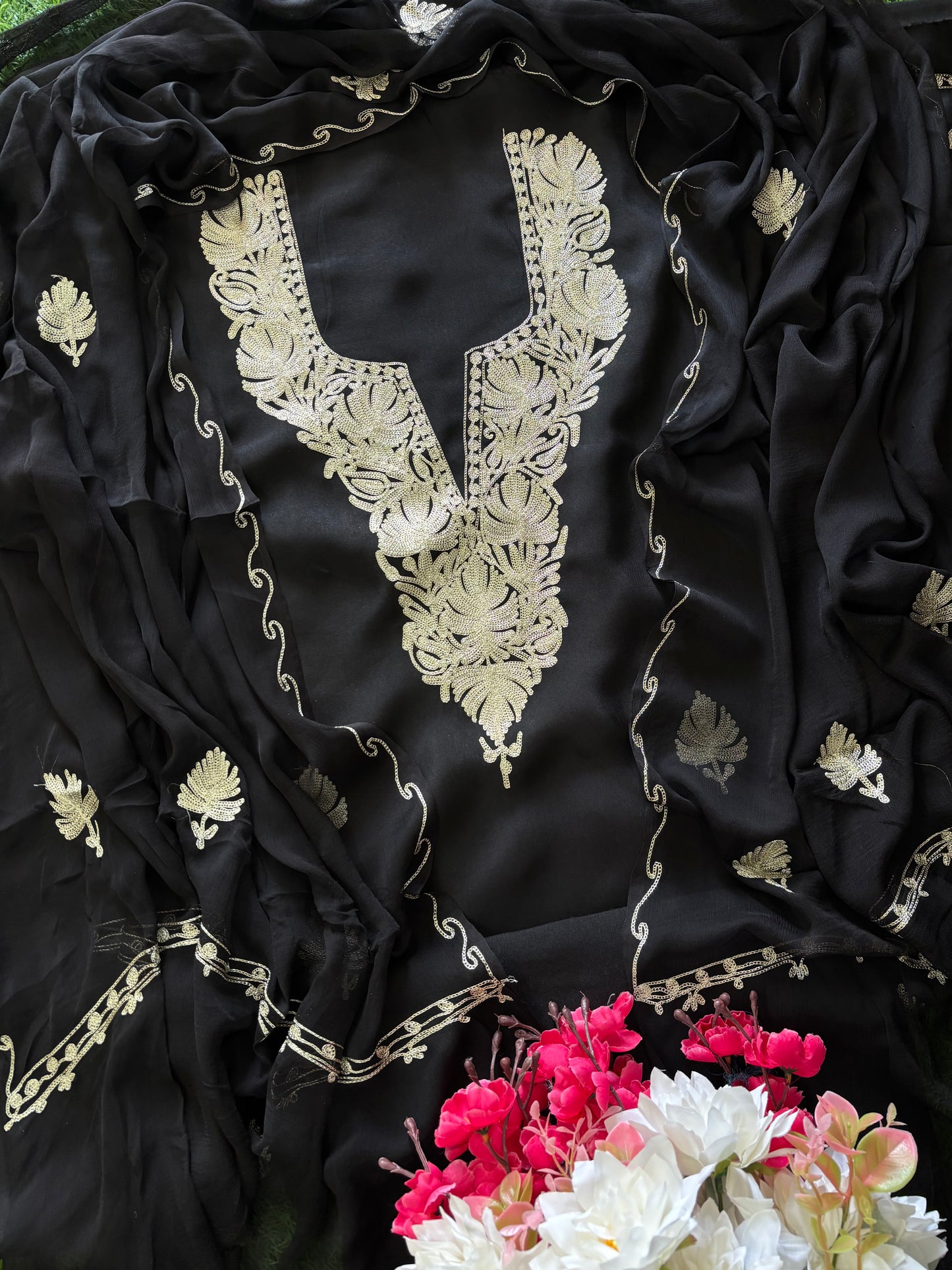 Sanam’ Black Silk Tilla Kashmiri Suit