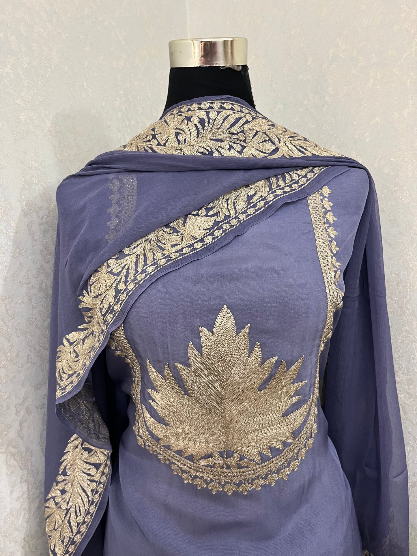 Lilac Sanam’ Tilla Kashmiri Silk Suit