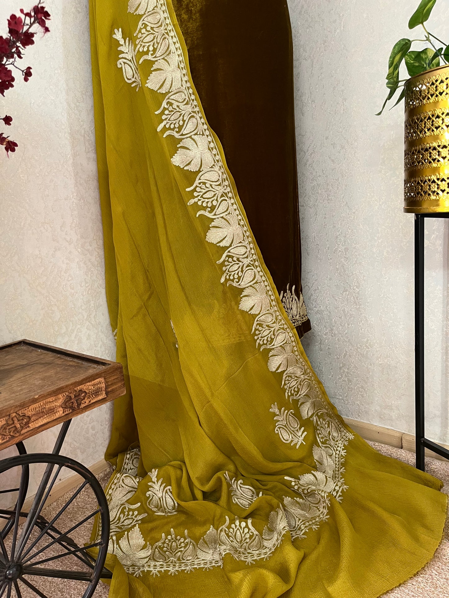 Henna Green Tilla Pure Makhmal Suit