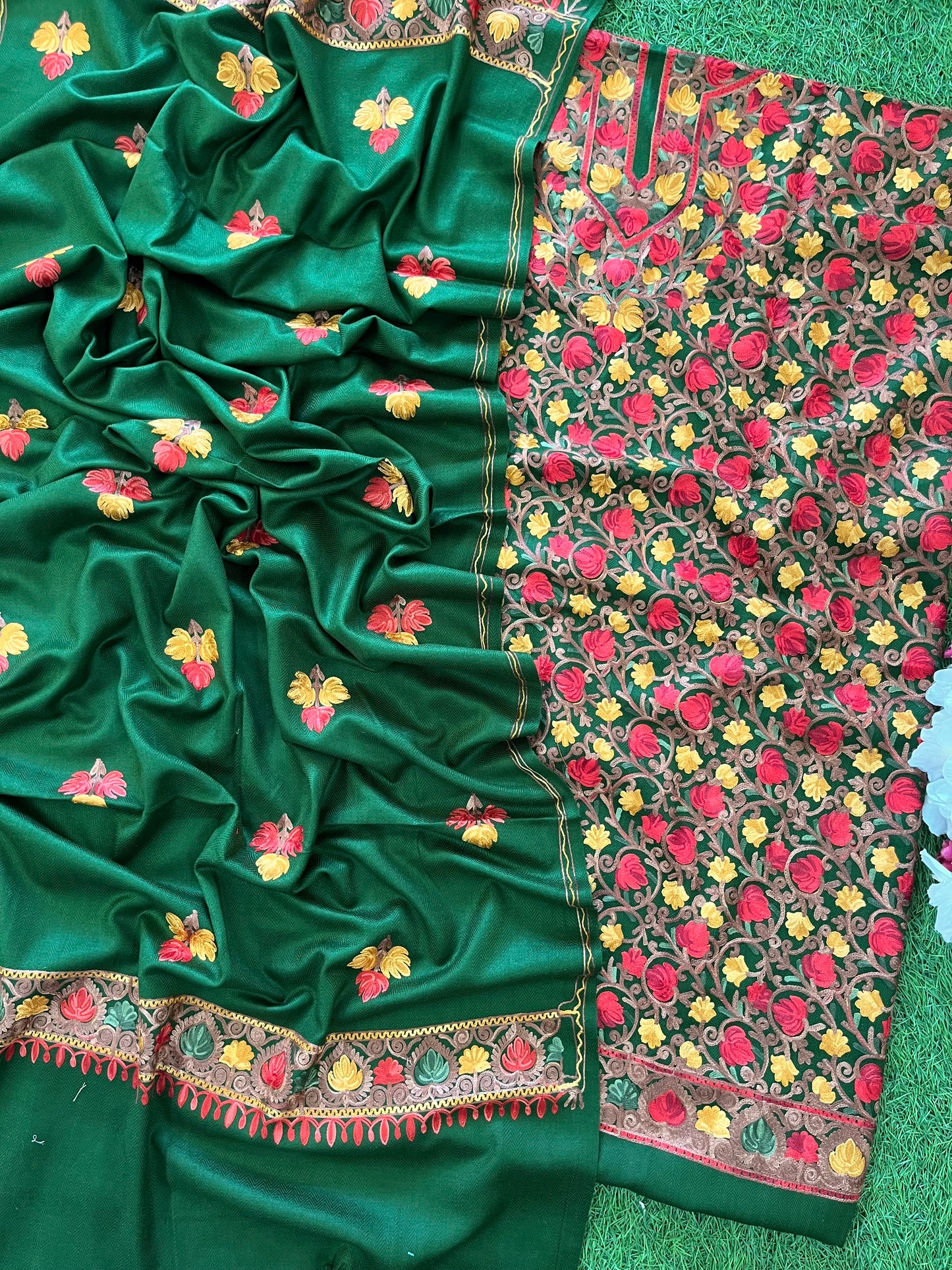 Henna Green Chinar Woollen Aari Embroidered 3pc Suit Stole