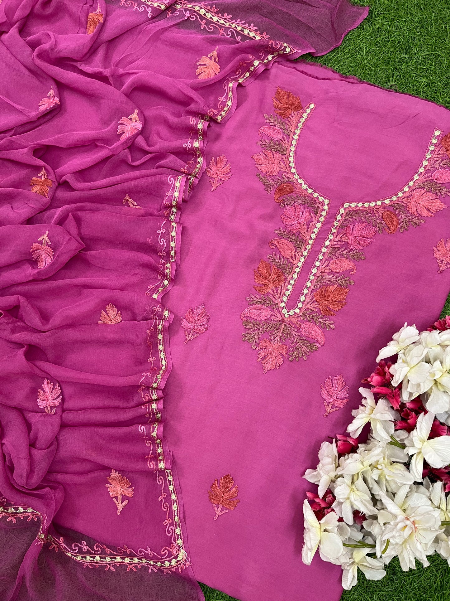Dull Pink Muslin Cotton Jaal Sleeves Kashmiri 3pc Suit