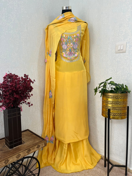 Yellow Kalaa’ Crape Kashmiri Suit