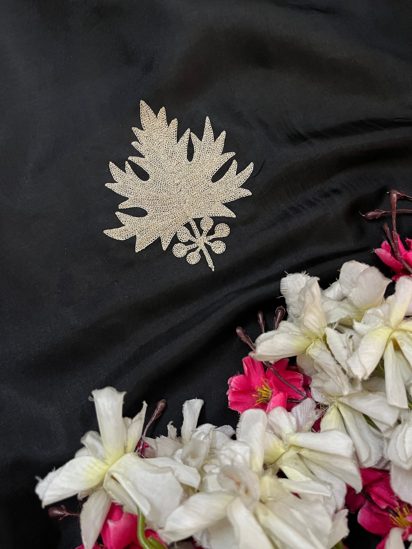 Black Sanam’ Tilla Kashmiri Silk Suit